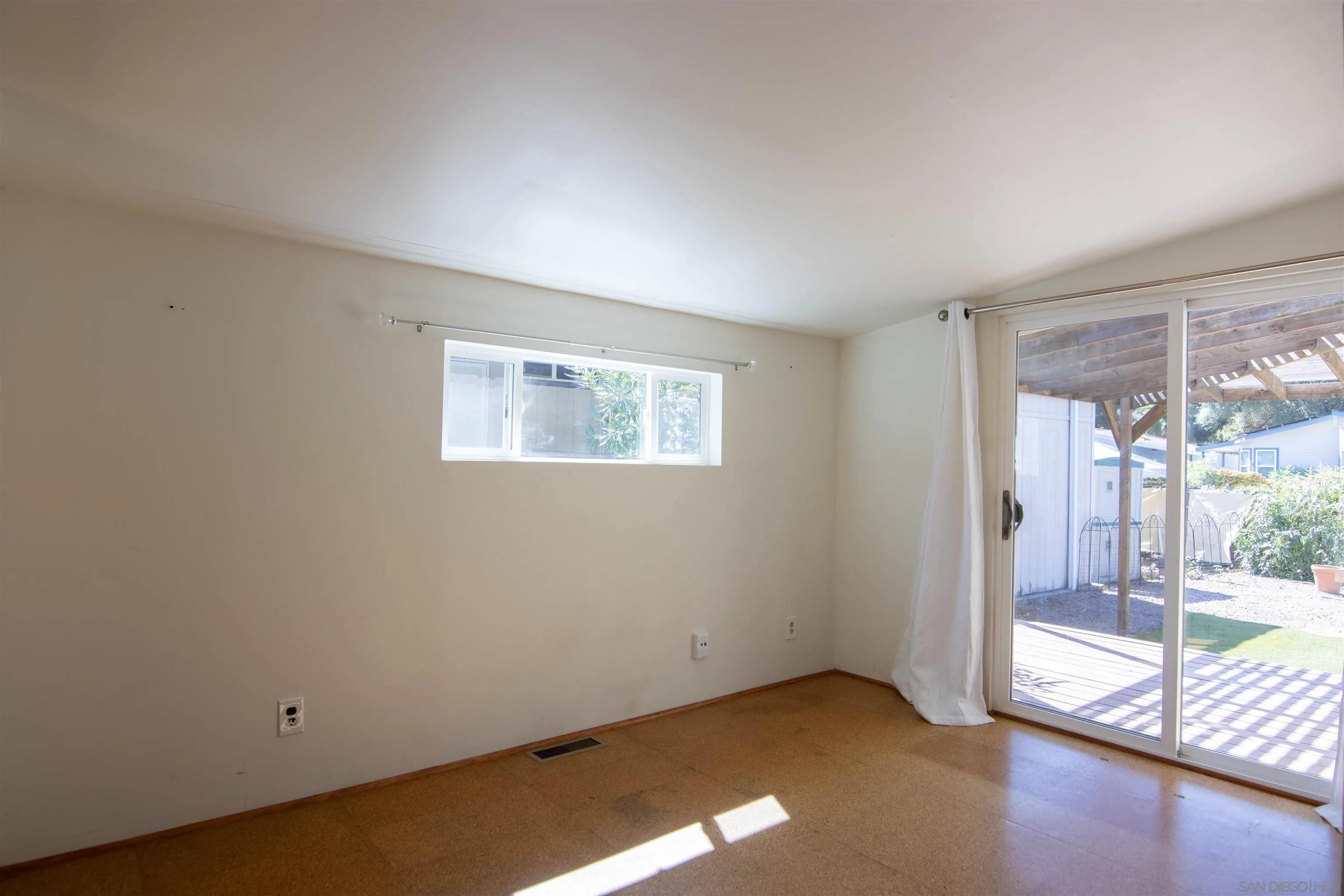 https://cdn.realtyfeed.com/cdn/127/250029415/658eef71a3fa2a42d256814fda4df7a0.webp