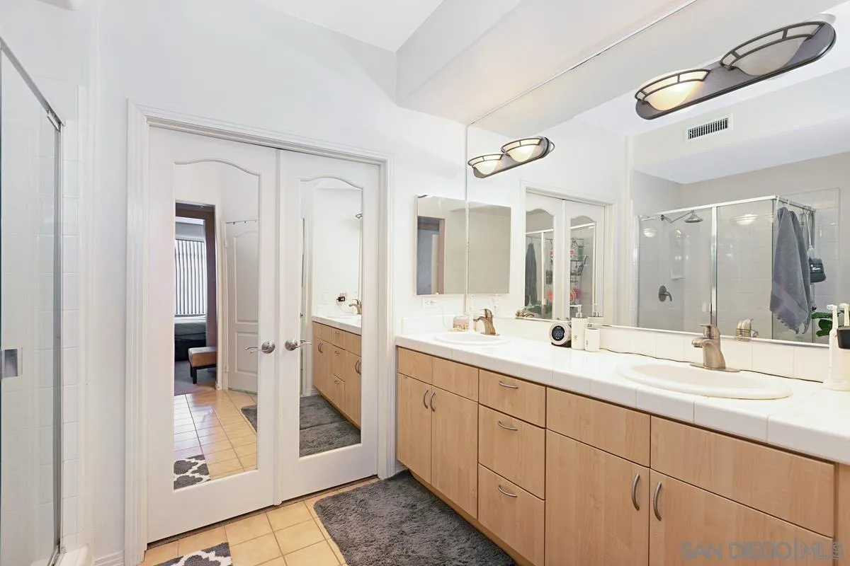 Photo #17: 250029422 Listing: Photo #17