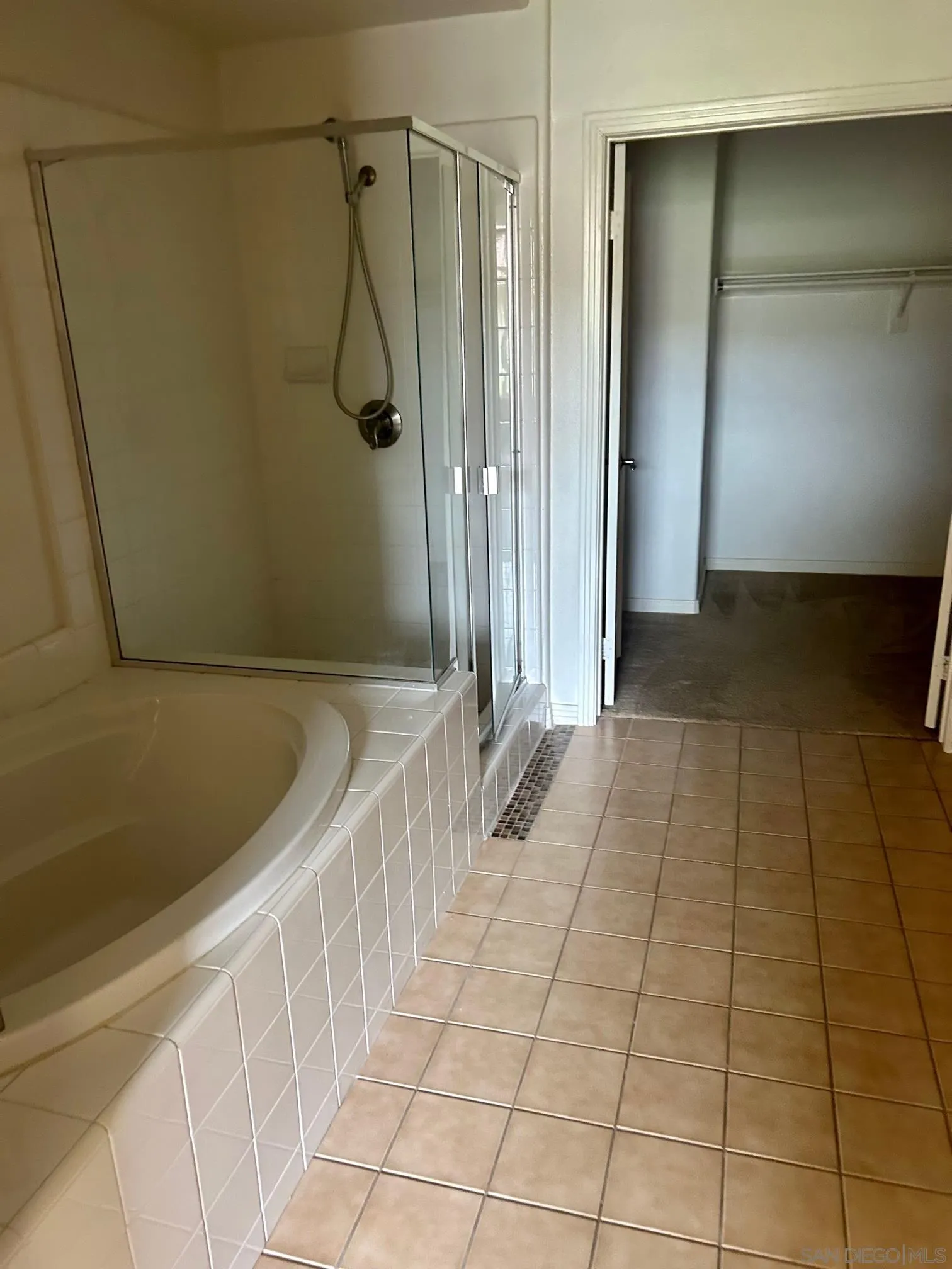 Photo #7: 250029422 Listing: Photo #7