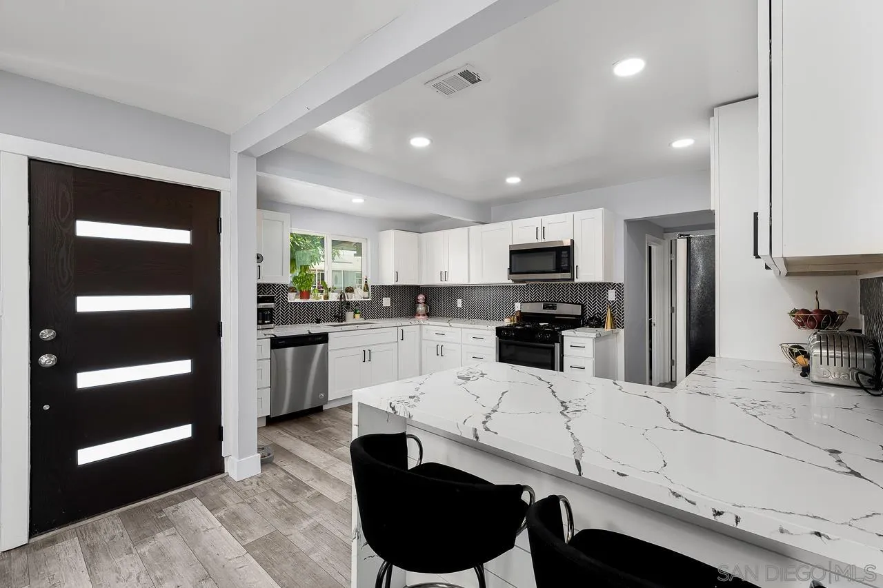 https://cdn.realtyfeed.com/cdn/127/250029431/1925dc2ecca7479e2d5dc1b67e3acb4d.webp