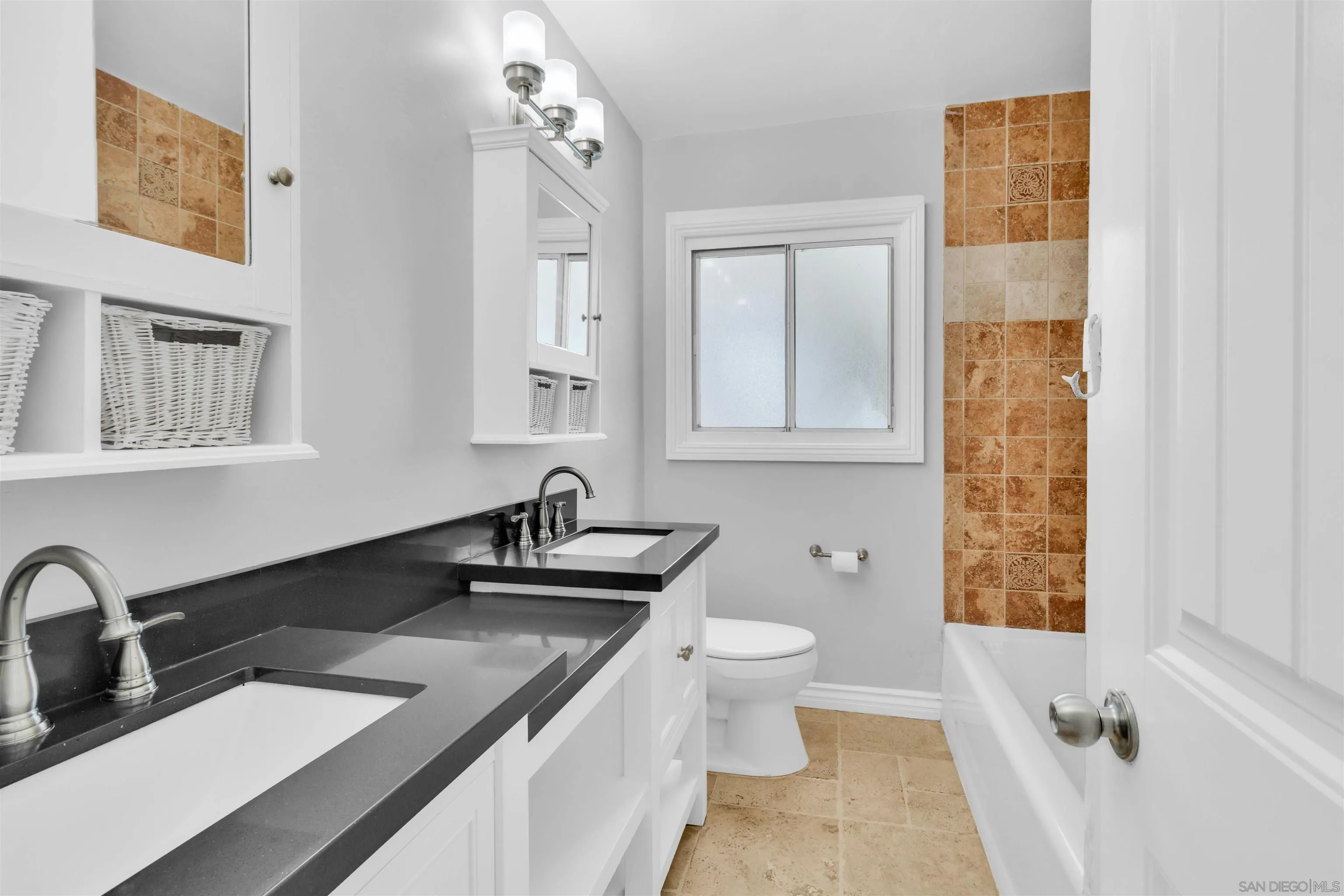 https://cdn.realtyfeed.com/cdn/127/250029432/17d54f96cf3e45a851a53fc4373cc306.webp