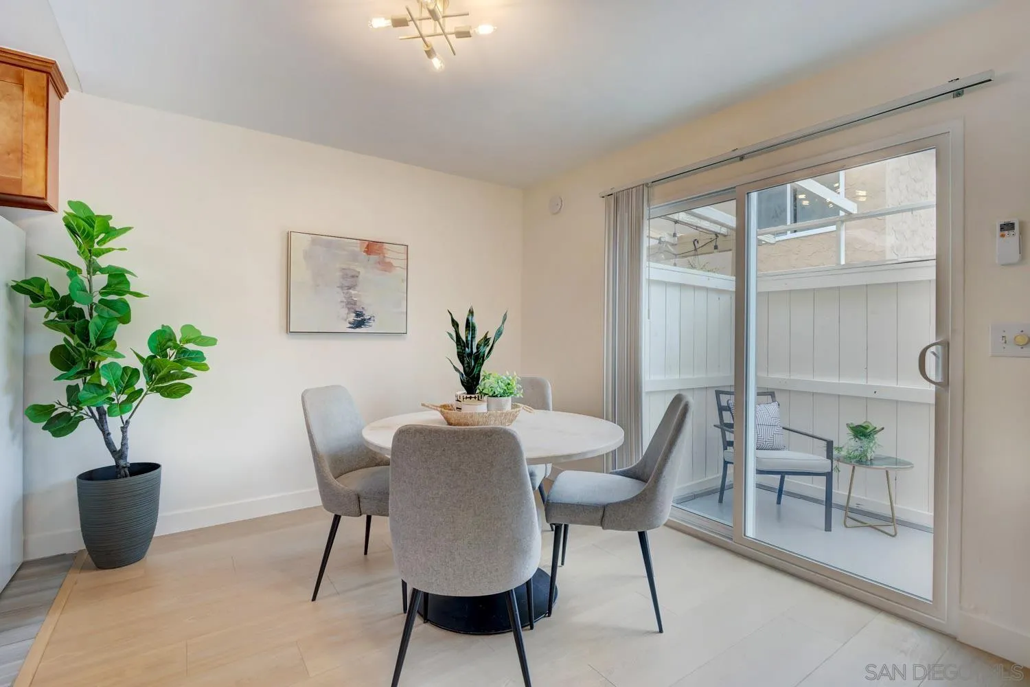 https://cdn.realtyfeed.com/cdn/127/250029434/8d3994617970ca3ed5622625412096a5.webp