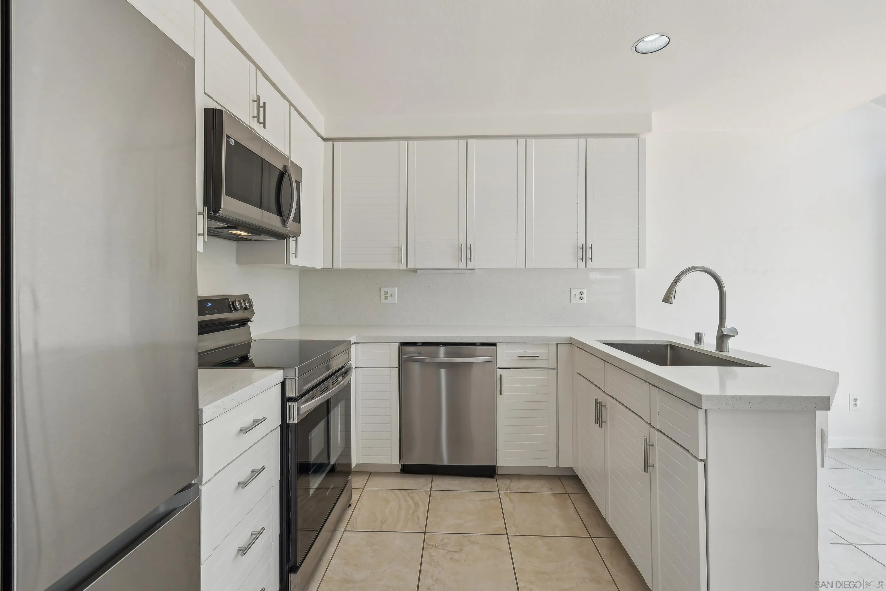 Photo #6: 250029452 Listing 