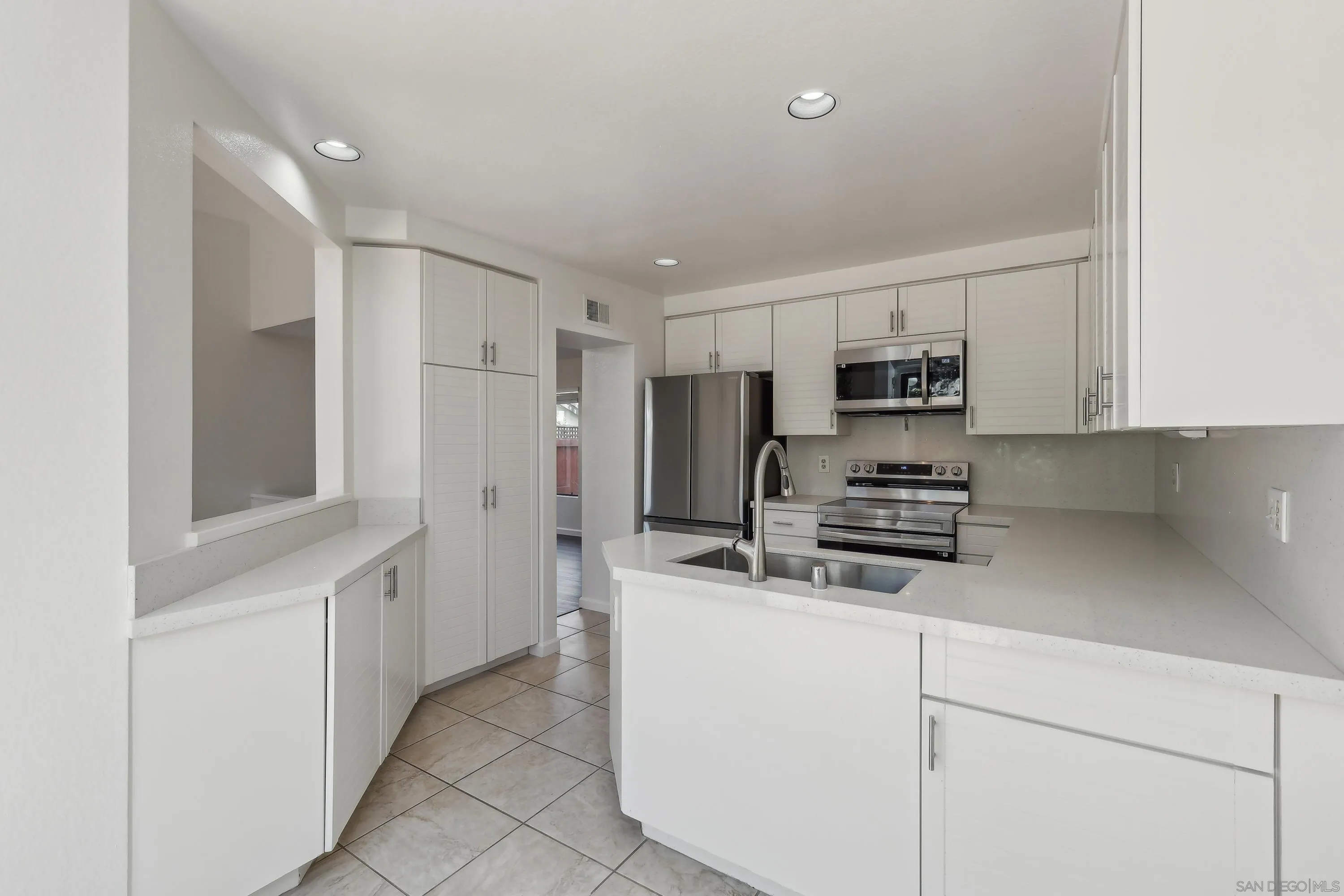 Photo #5: 250029452 Listing 