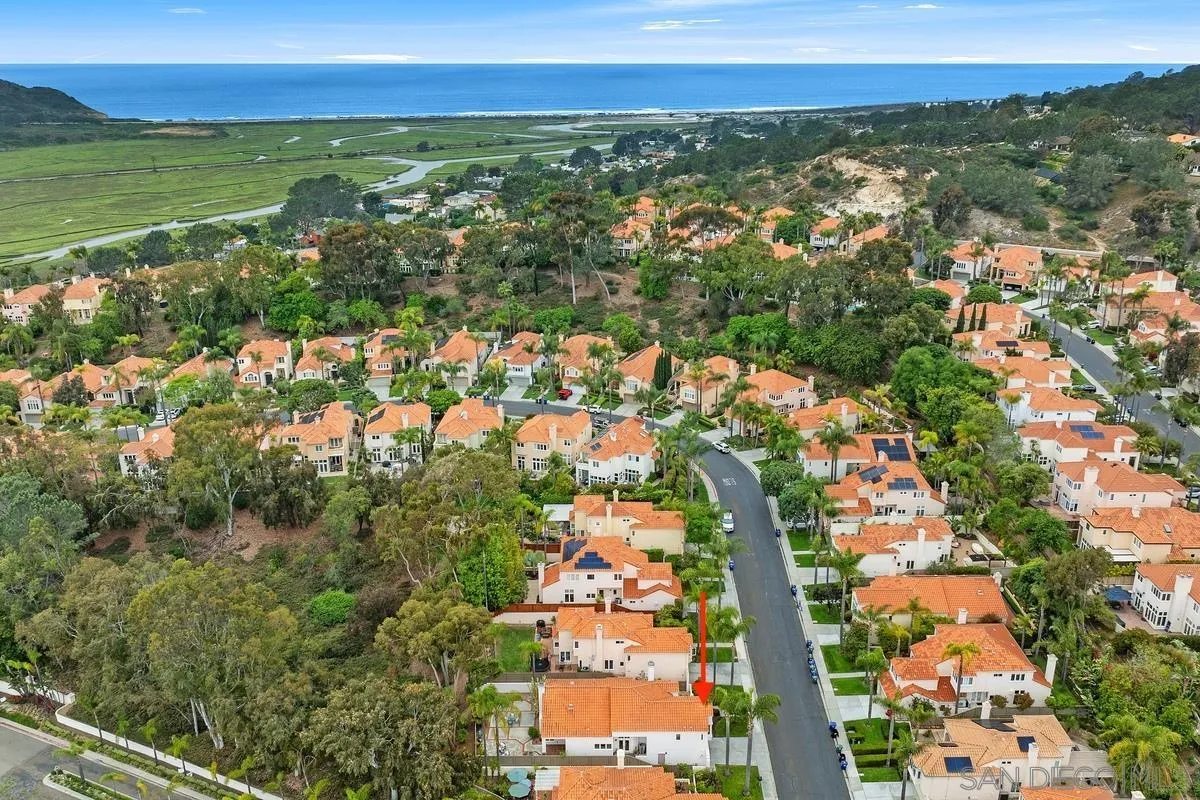 https://cdn.realtyfeed.com/cdn/127/250029504/fb97c197362d714c83bc19eb696a48a9.webp