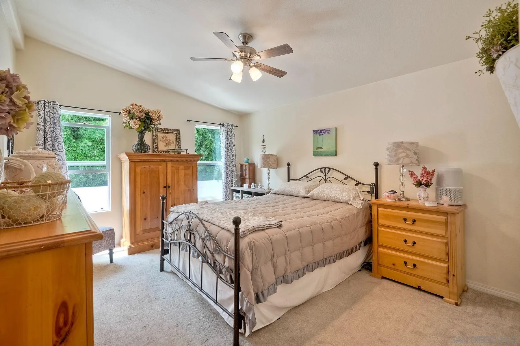 https://cdn.realtyfeed.com/cdn/127/250029516/4ad6da0cbc8346aa01a901982ba7007f.webp