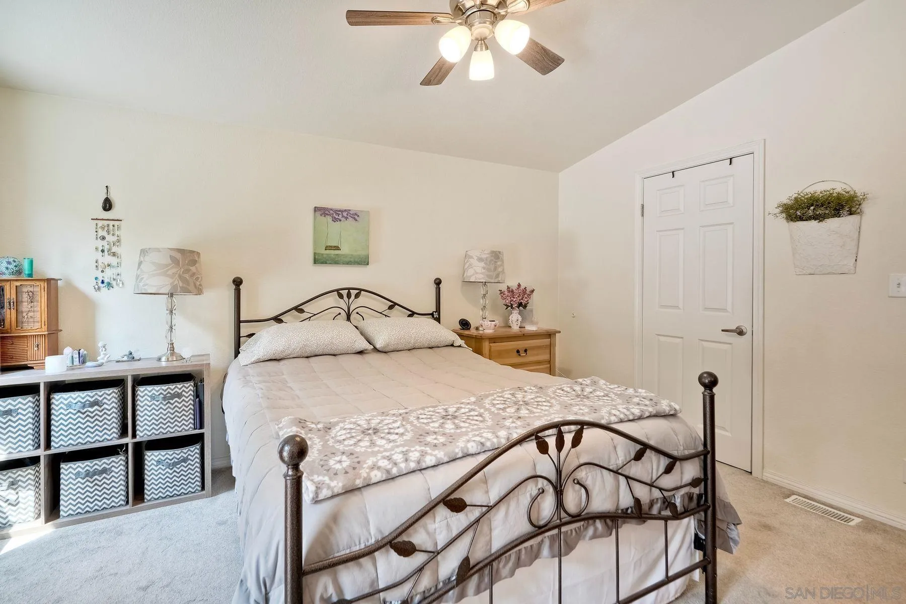 https://cdn.realtyfeed.com/cdn/127/250029516/c8c6d9fa51bff410c5596341db84dafd.webp