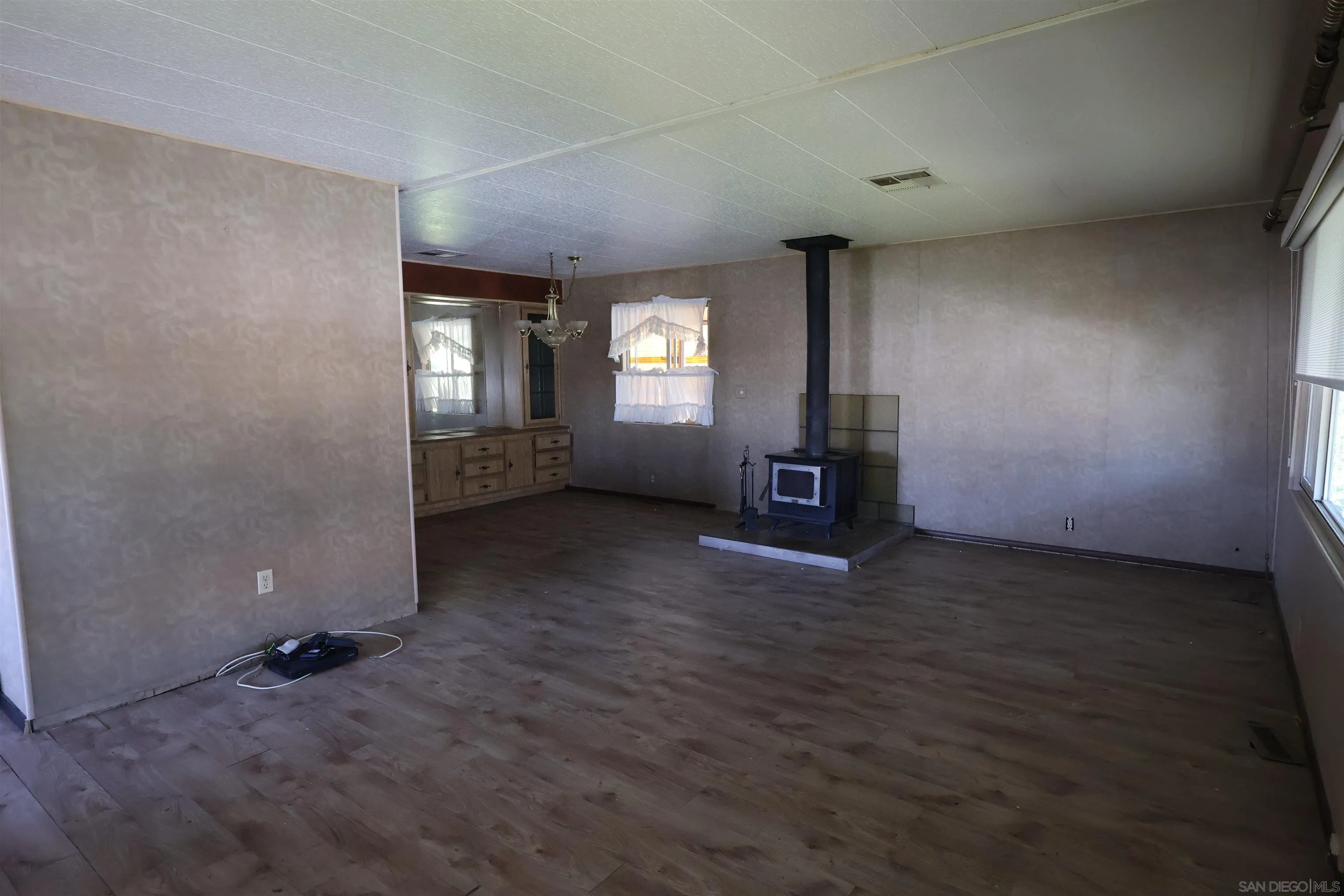 https://cdn.realtyfeed.com/cdn/127/250029526/ccdad0a4e5feb8f43414d3bca98bbe5d.webp