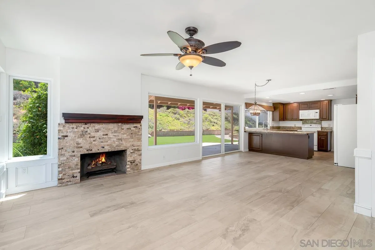 https://cdn.realtyfeed.com/cdn/127/250029528/24e15044c0244e7b2a478979c03a9fec.webp