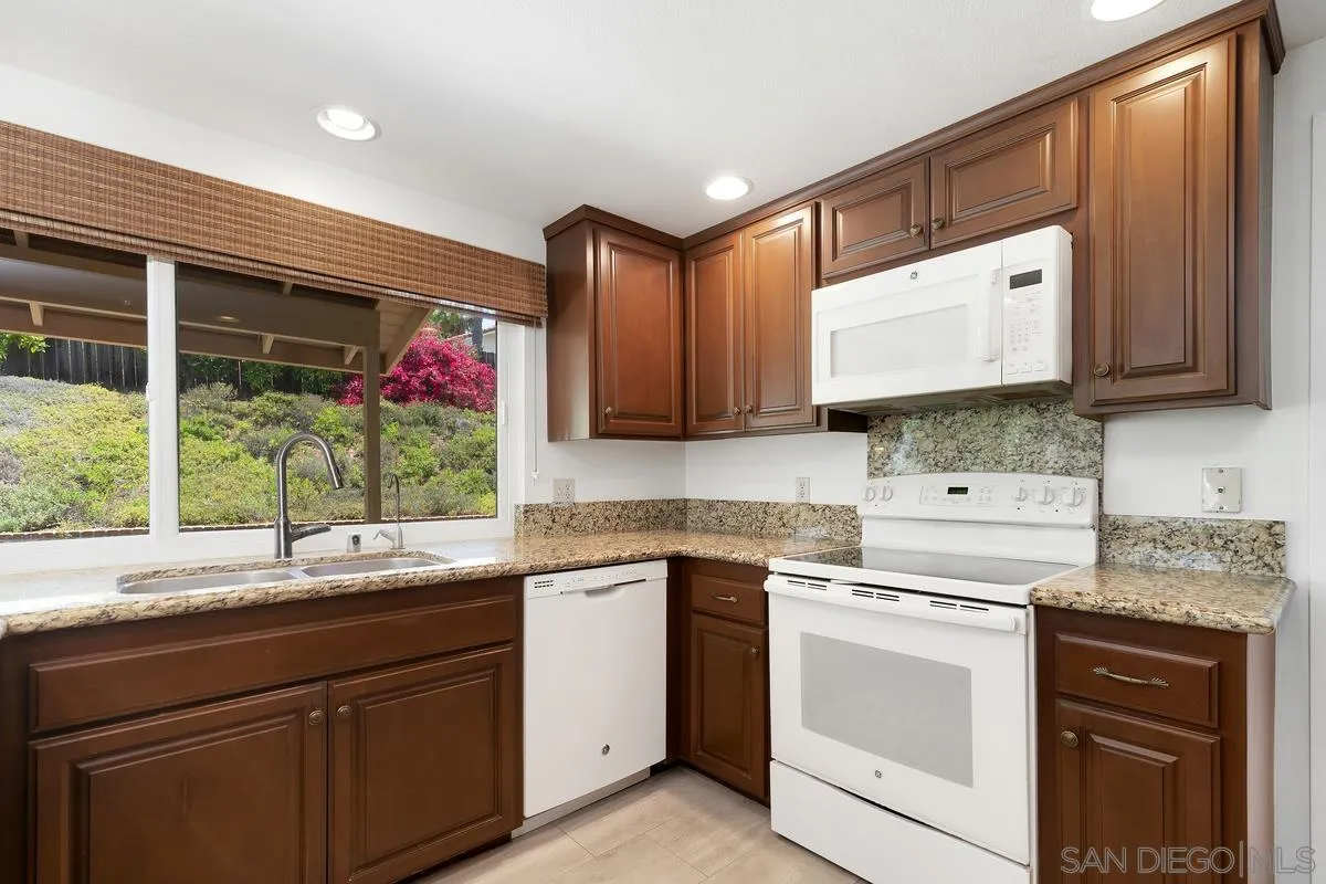 https://cdn.realtyfeed.com/cdn/127/250029528/4aef9e7f3a7d7ac531ab5649ecf3d0a4.webp
