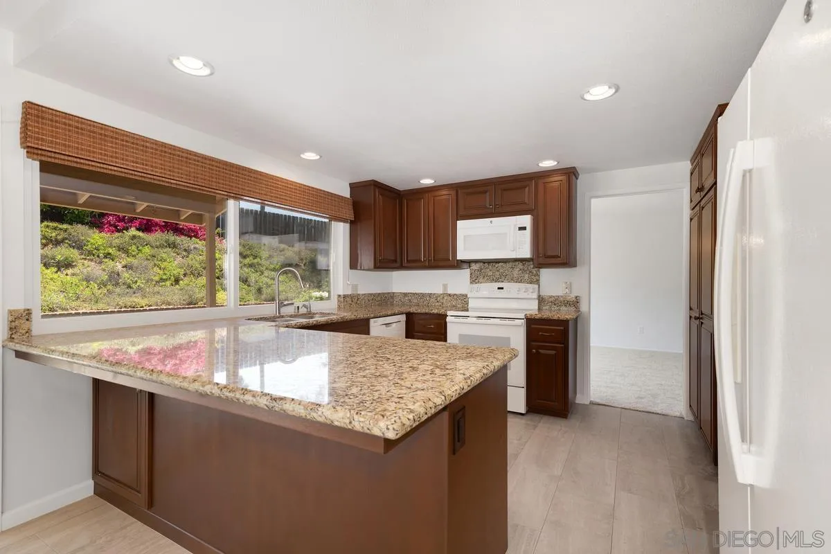 https://cdn.realtyfeed.com/cdn/127/250029528/6b95407c6bcca9ea9d75de6bab73a032.webp