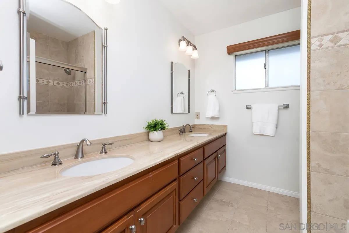 https://cdn.realtyfeed.com/cdn/127/250029528/d387ac4d8d6b34e78a27fa0bc92be703.webp