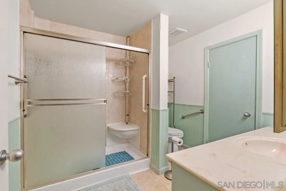 Photo #16: 250029534 Listing: Photo #16