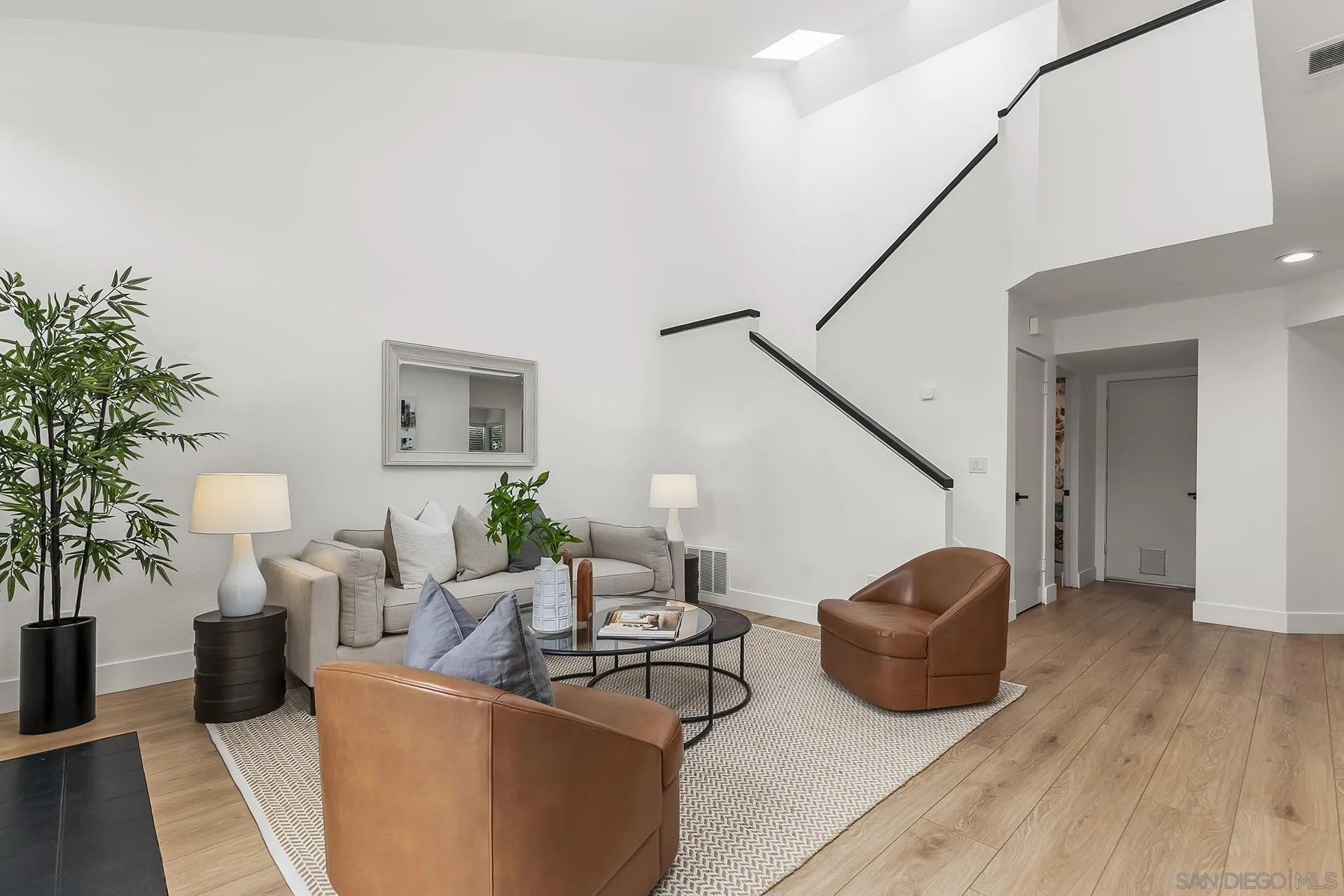 https://cdn.realtyfeed.com/cdn/127/250029549/0779042e31f62baf77f5621a69bade2e.webp
