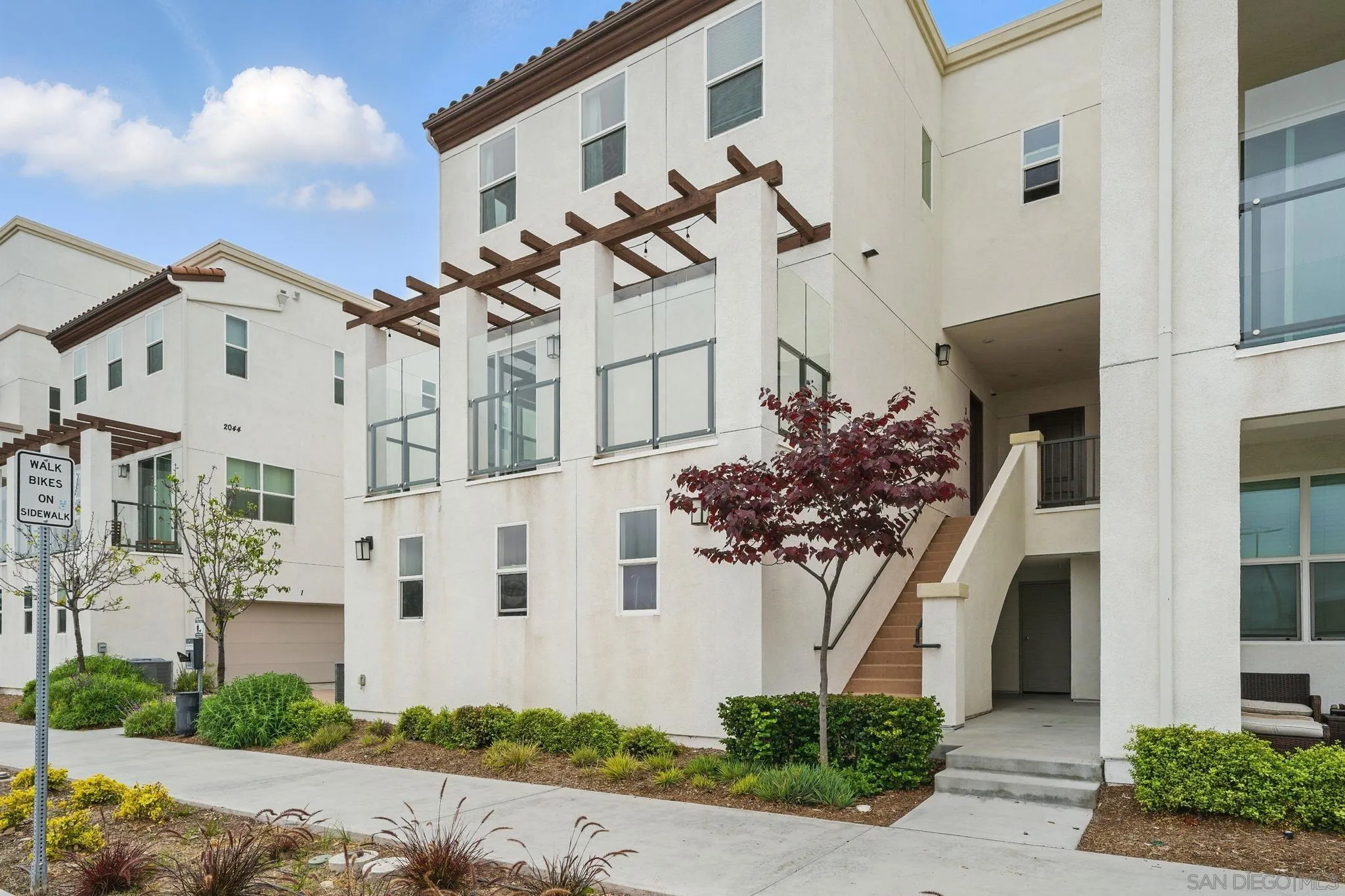 Photo #3: 250029572 Listing 