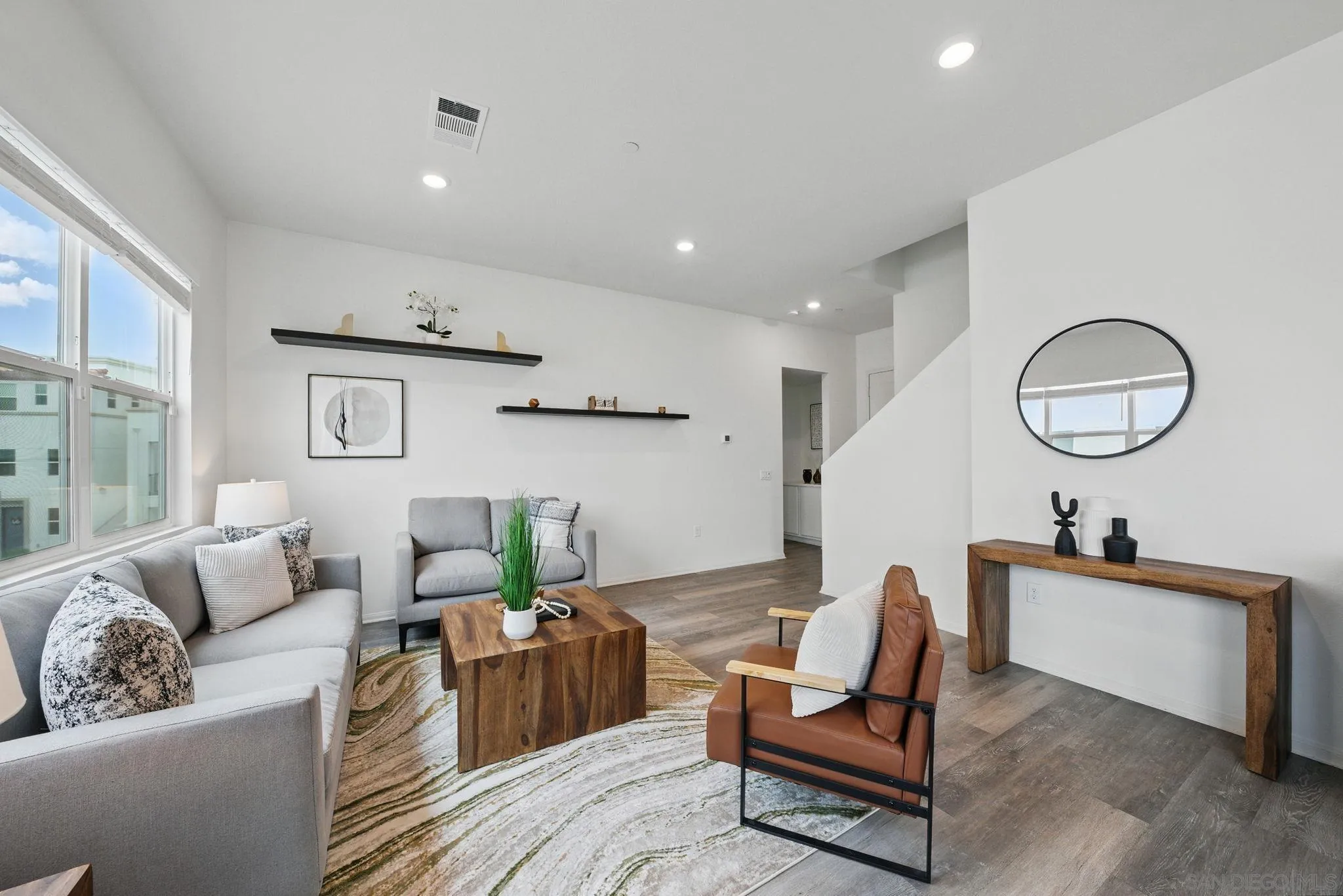 Photo #2: 250029572 Listing 
