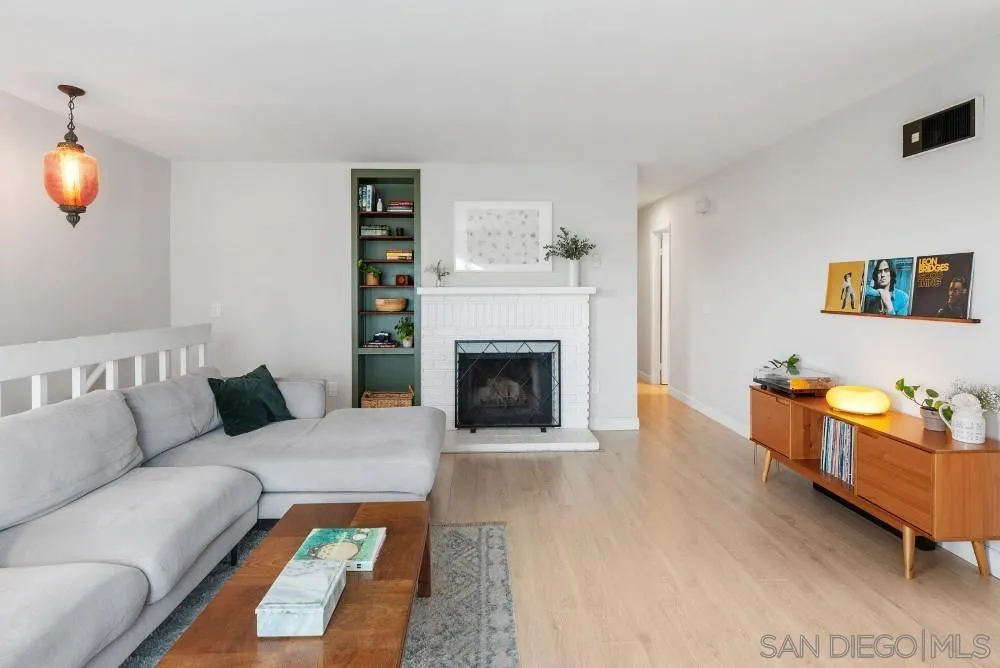 Photo #2: 250029573 Listing 
