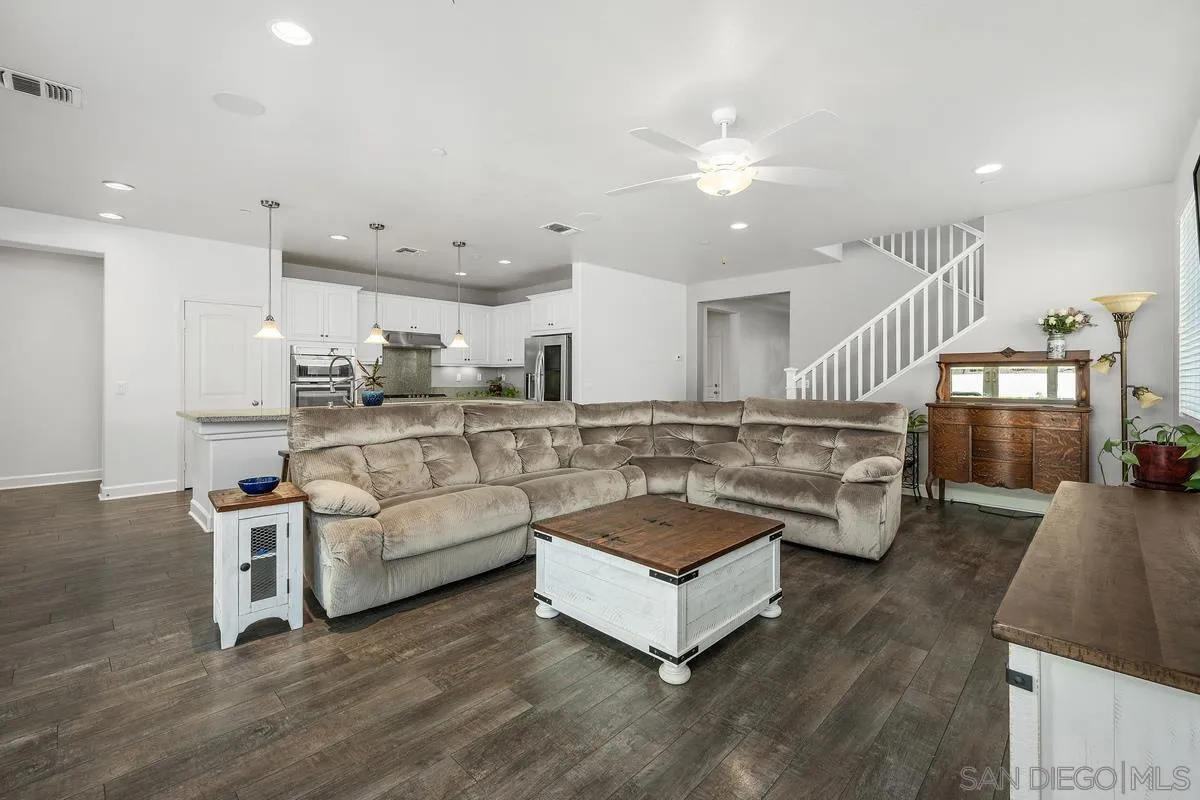 https://cdn.realtyfeed.com/cdn/127/250029595/90d81bb61f7f98f84e46bbaaac514017.webp