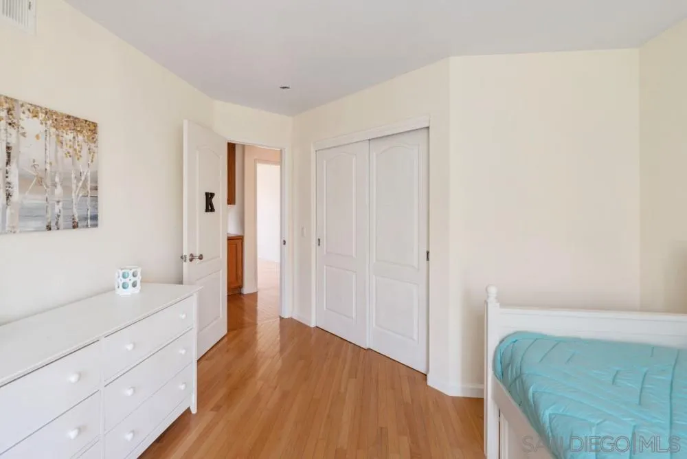 https://cdn.realtyfeed.com/cdn/127/250029611/75a4bcf03dc3c506cc0b3d80058df8f2.webp