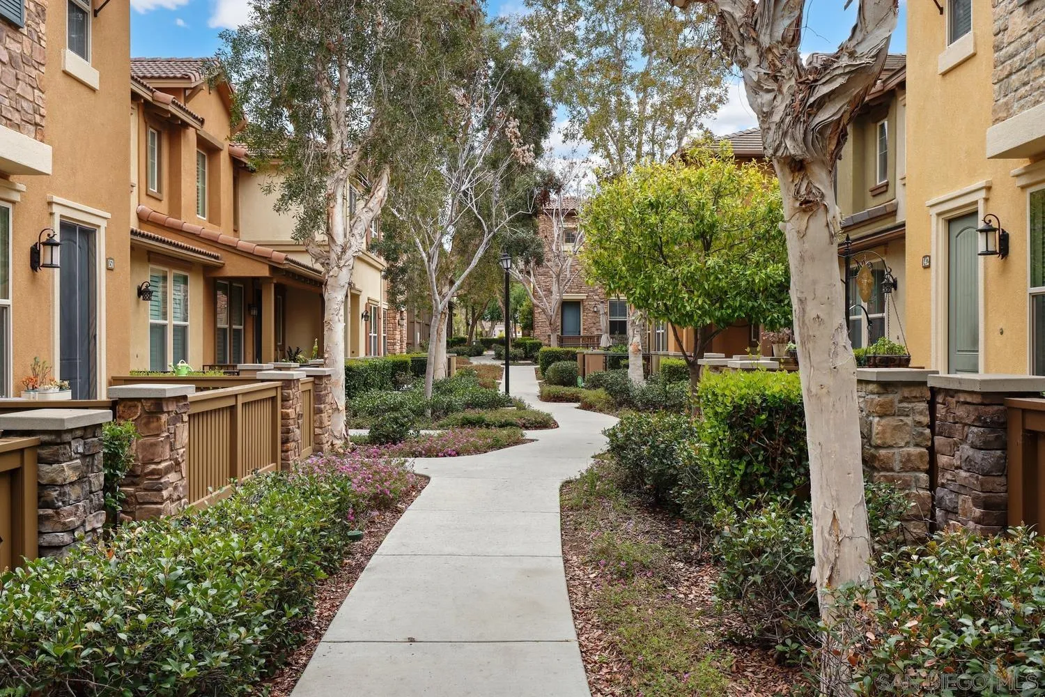 Photo #2: 250029630 Listing 