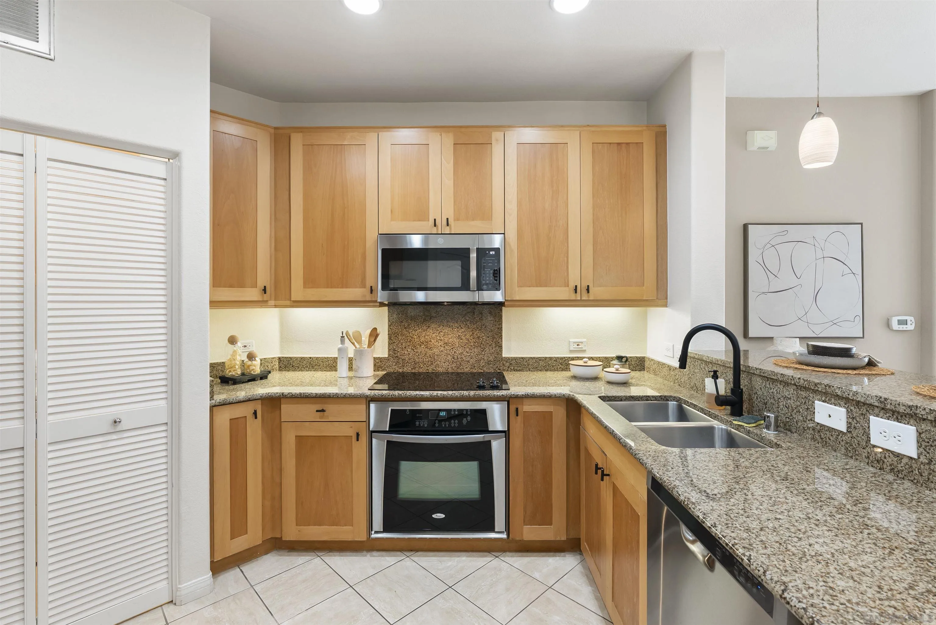 Photo #6: 250029639 Listing 