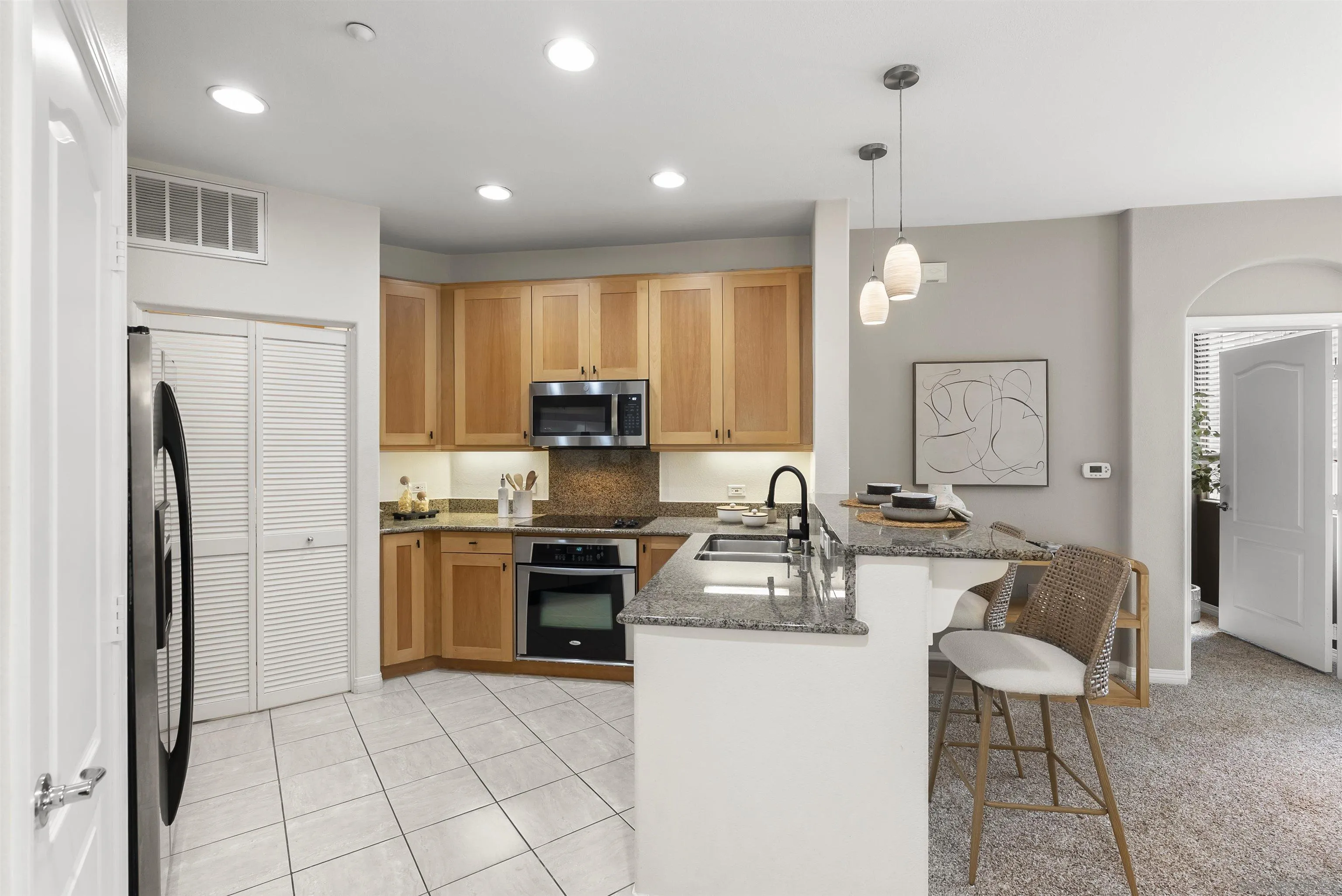 Photo #4: 250029639 Listing 