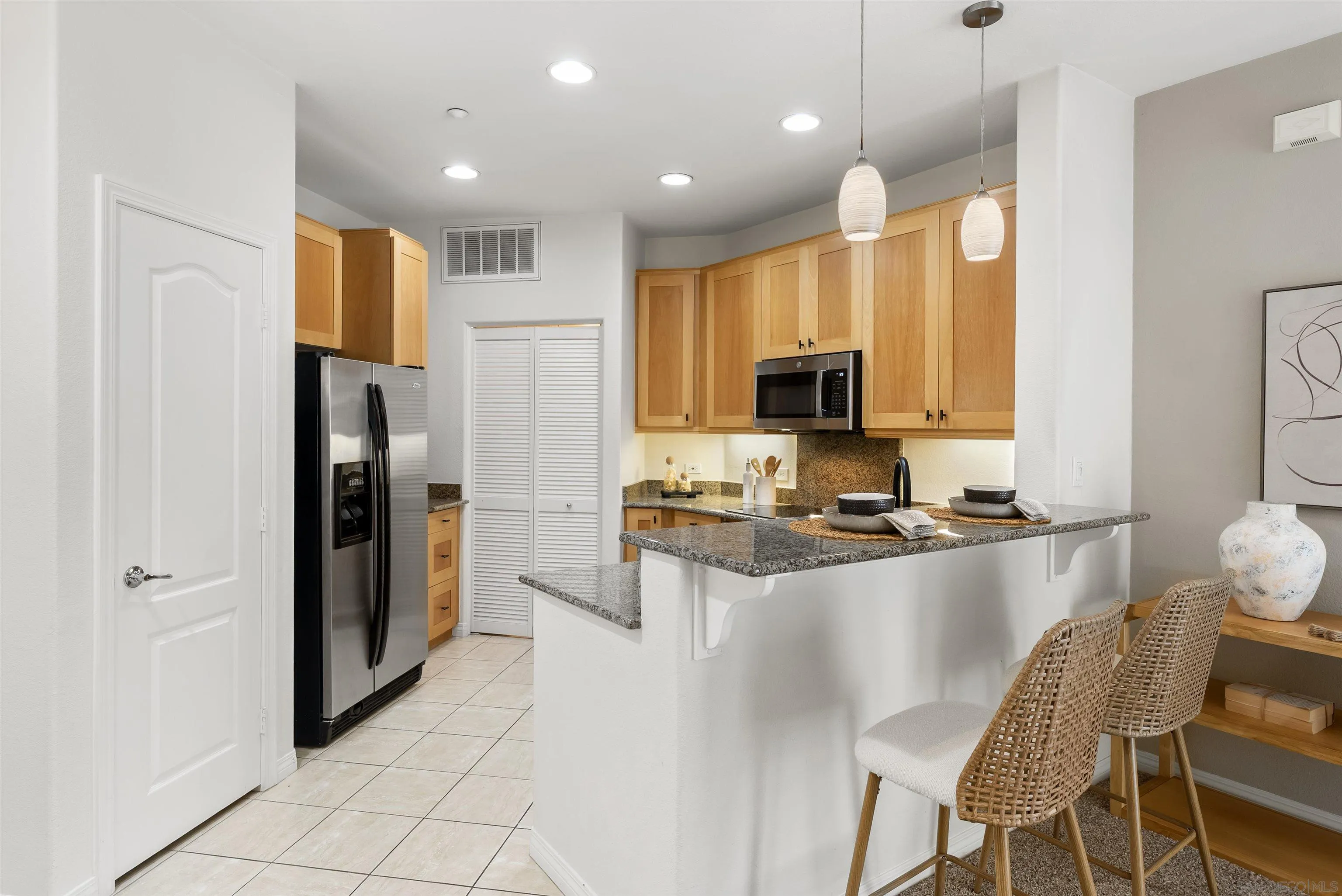 Photo #5: 250029639 Listing 