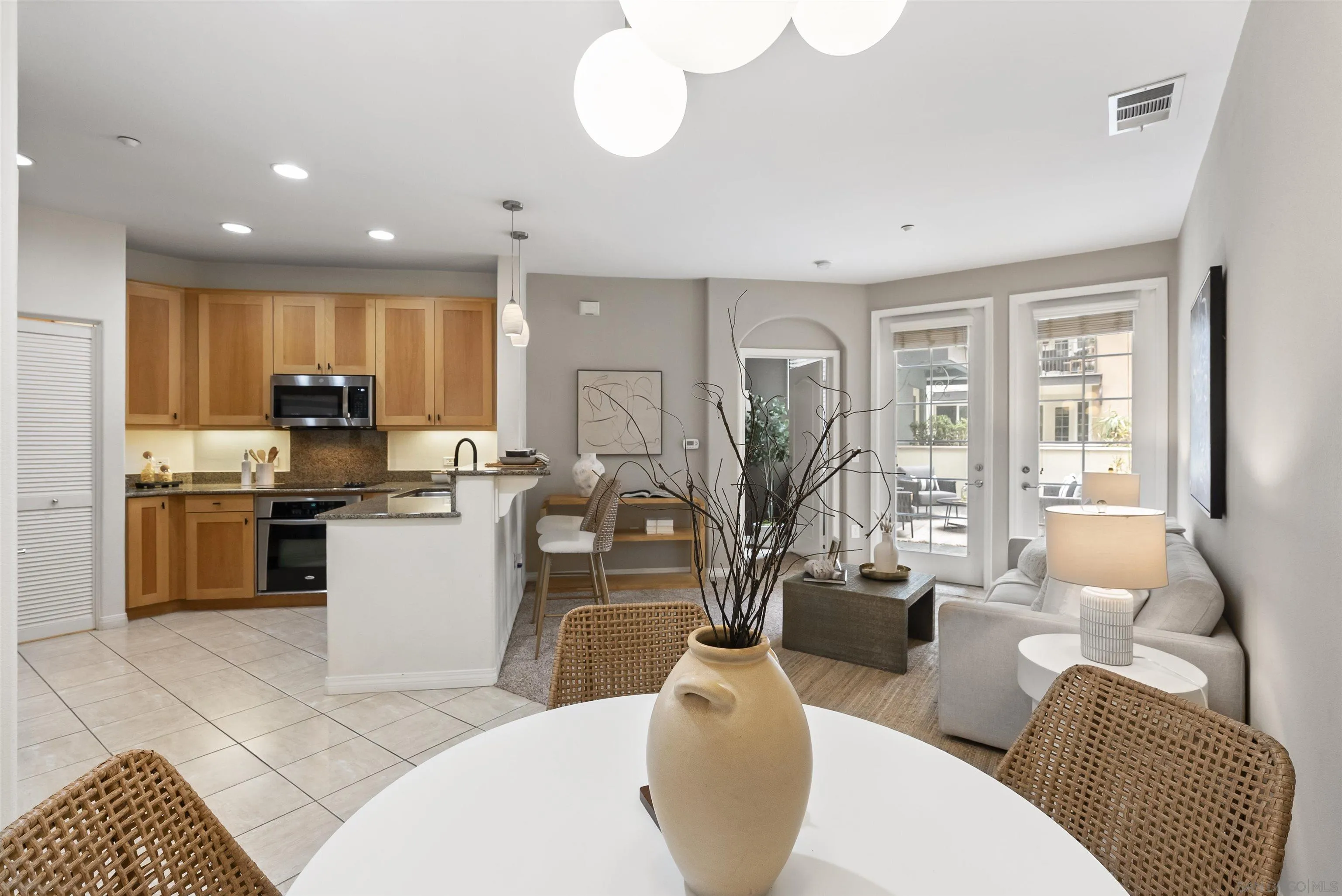 Photo #3: 250029639 Listing 