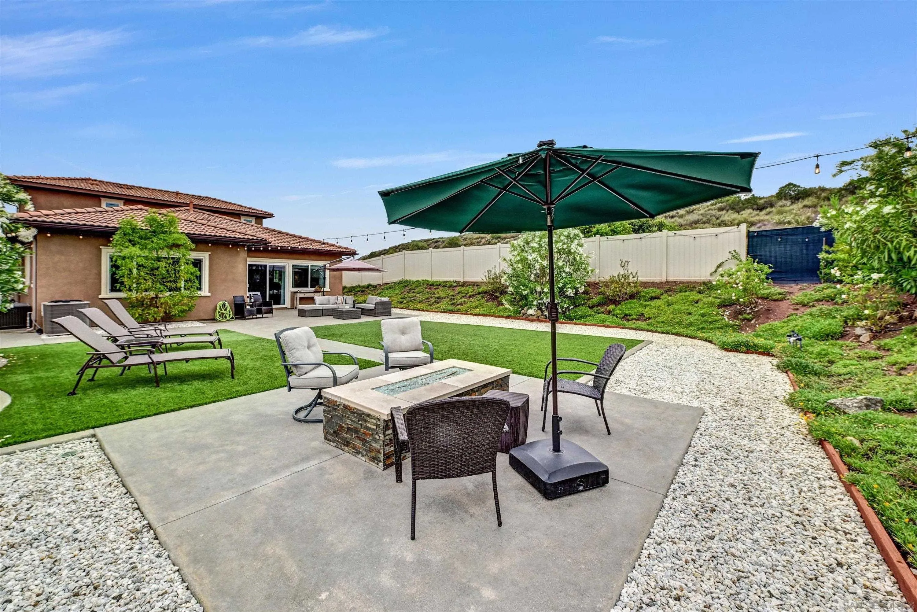https://cdn.realtyfeed.com/cdn/127/250029650/08cbe230f40cb69937a4991df73fdb31.webp