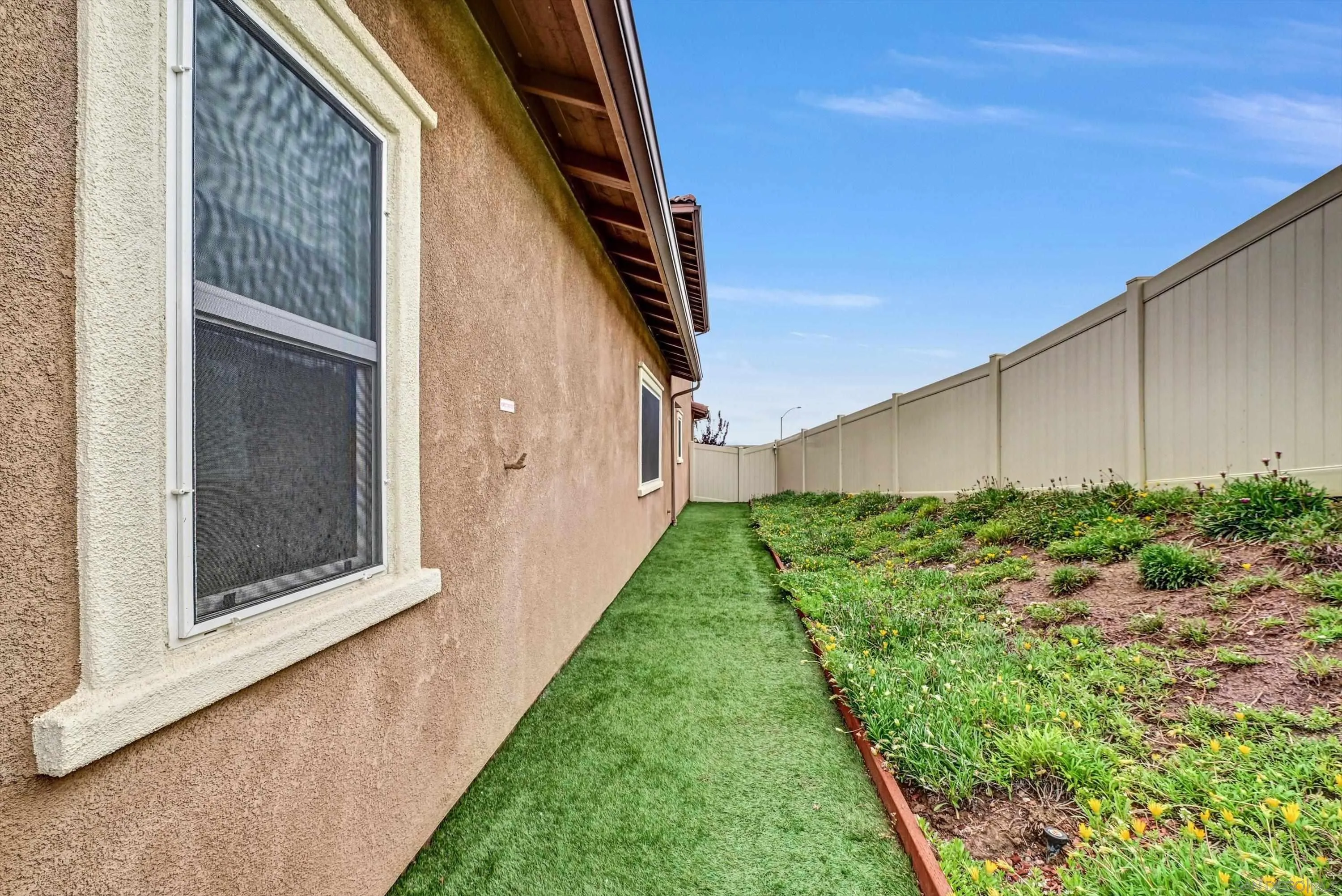 https://cdn.realtyfeed.com/cdn/127/250029650/2ce97ebb623c843e122315c09fc4e3e3.webp