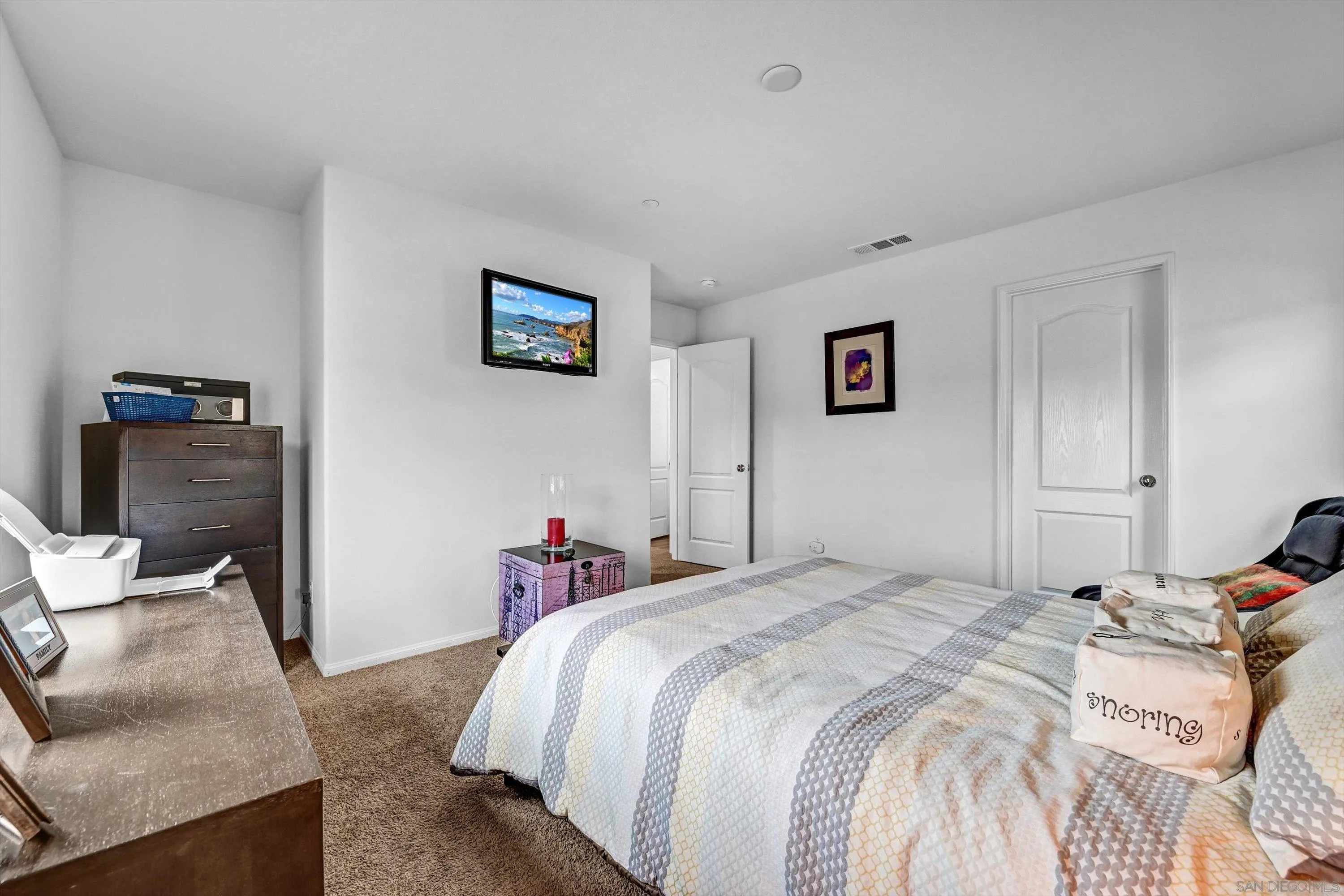 https://cdn.realtyfeed.com/cdn/127/250029650/3f2183df6980728cd165667a35f6a108.webp