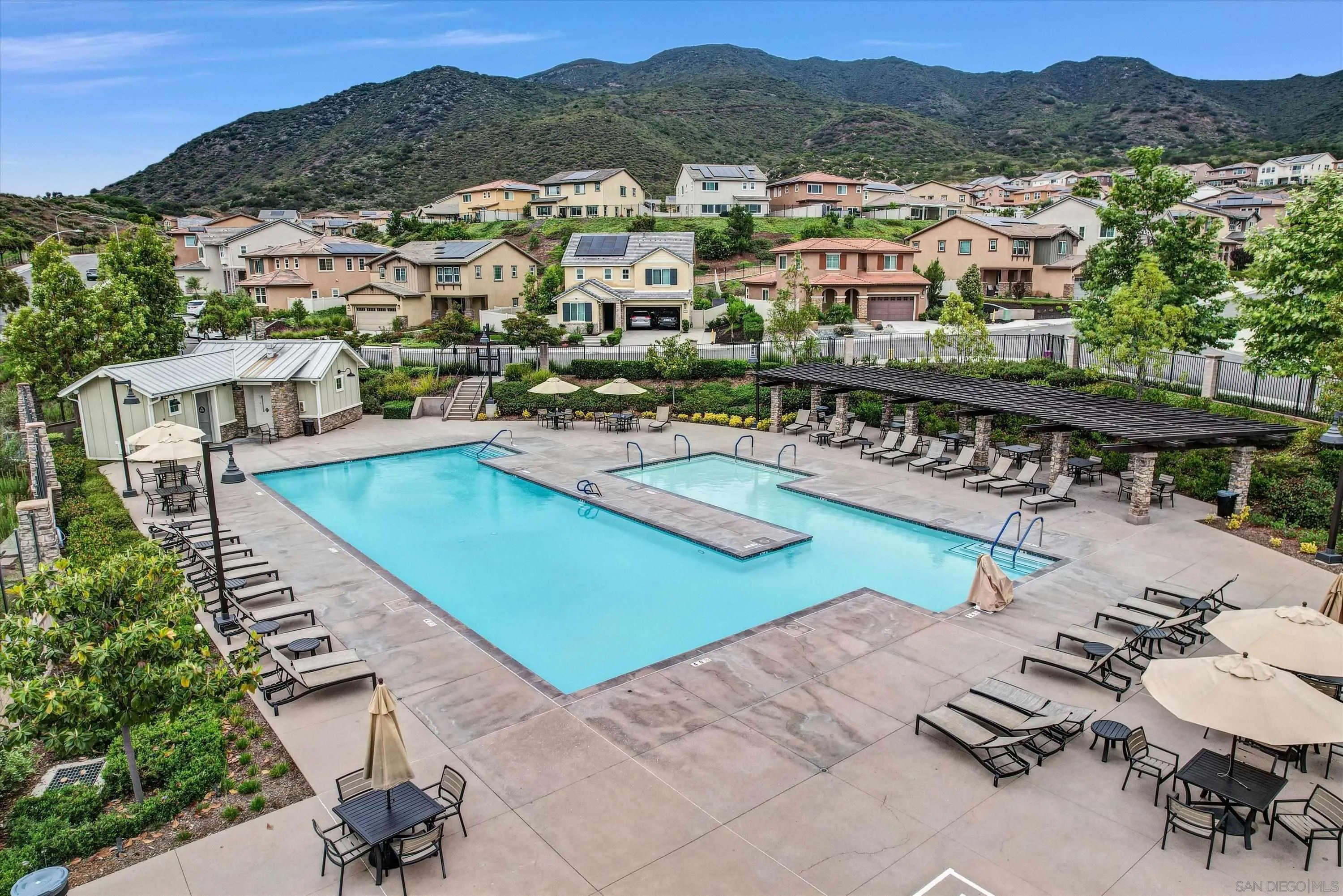 https://cdn.realtyfeed.com/cdn/127/250029650/88d284d7718847c3e2bd3a01f22f0f43.webp