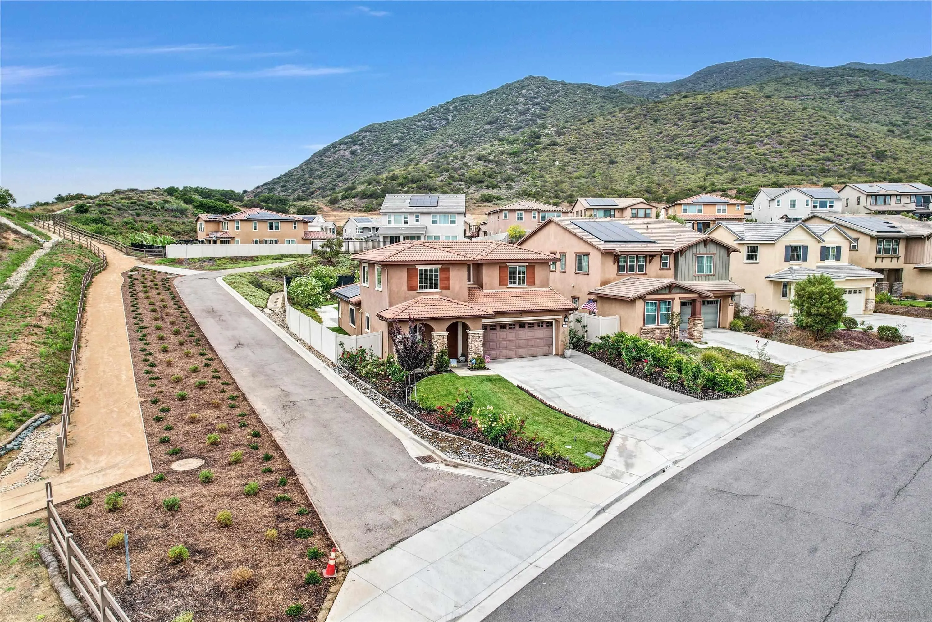 https://cdn.realtyfeed.com/cdn/127/250029650/b696a0d94852f0cb7285ff424ab8e891.webp