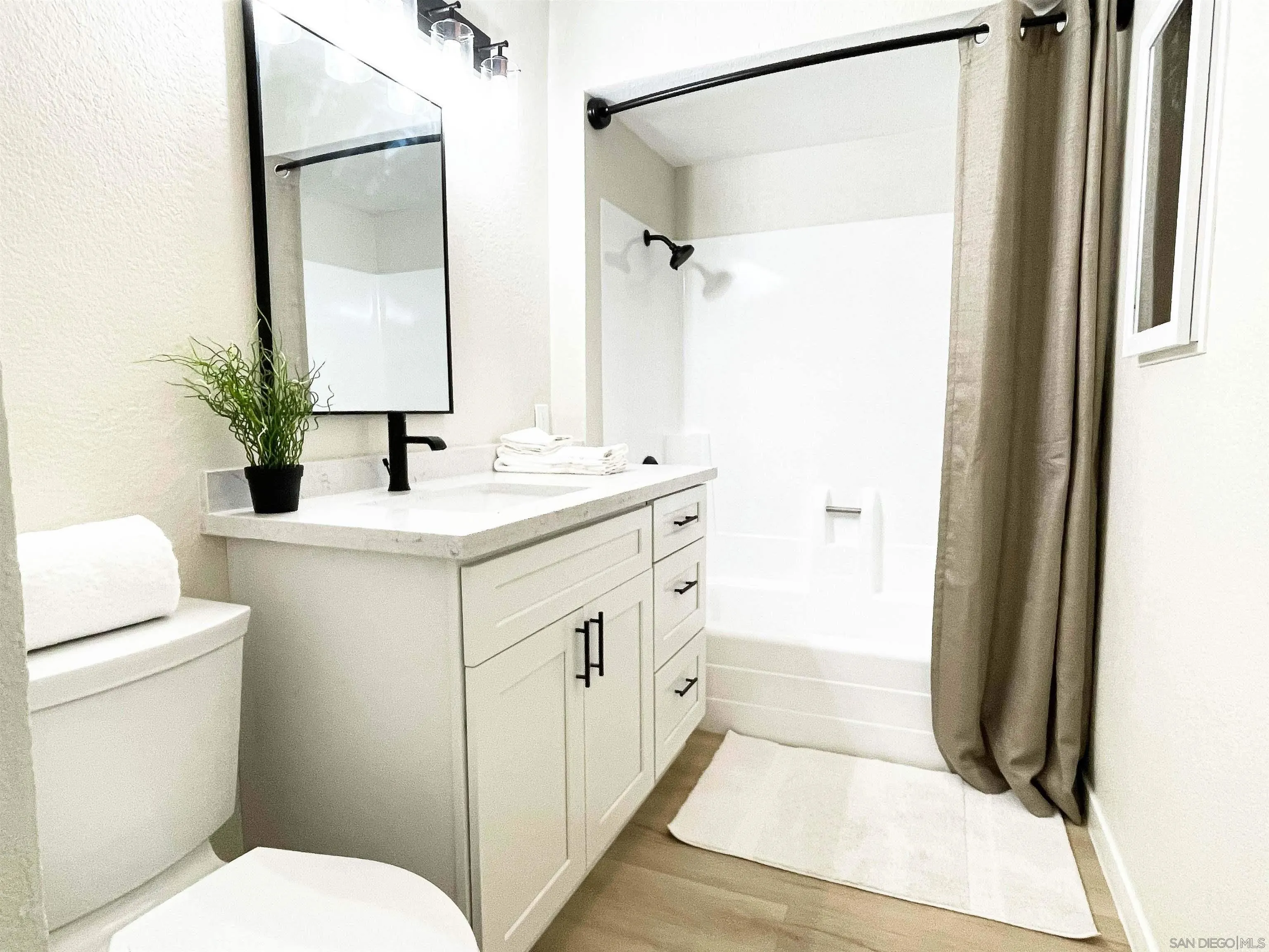 Photo #15: 250029673 Listing: Photo #15