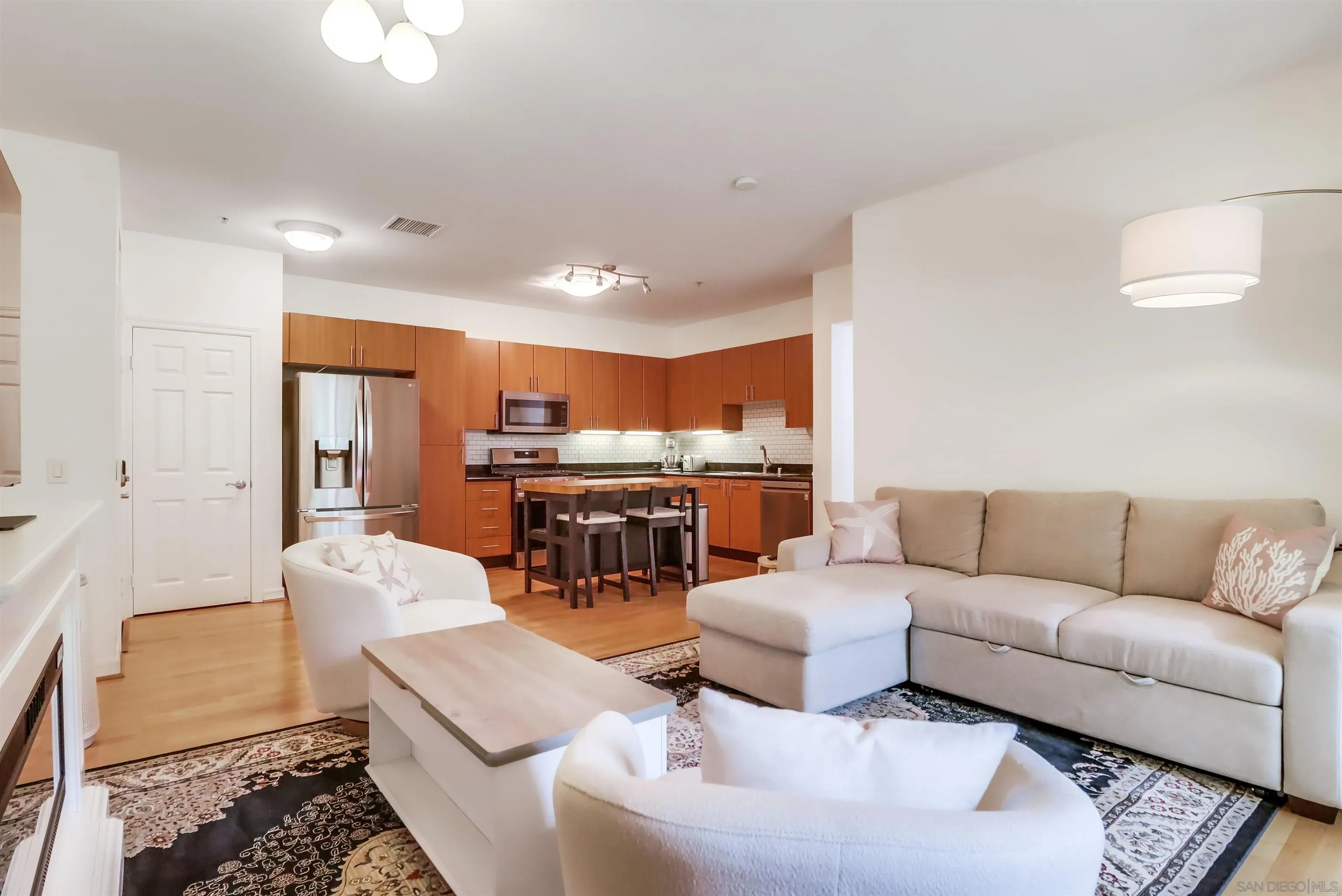 Photo #2: 250029687 Listing 