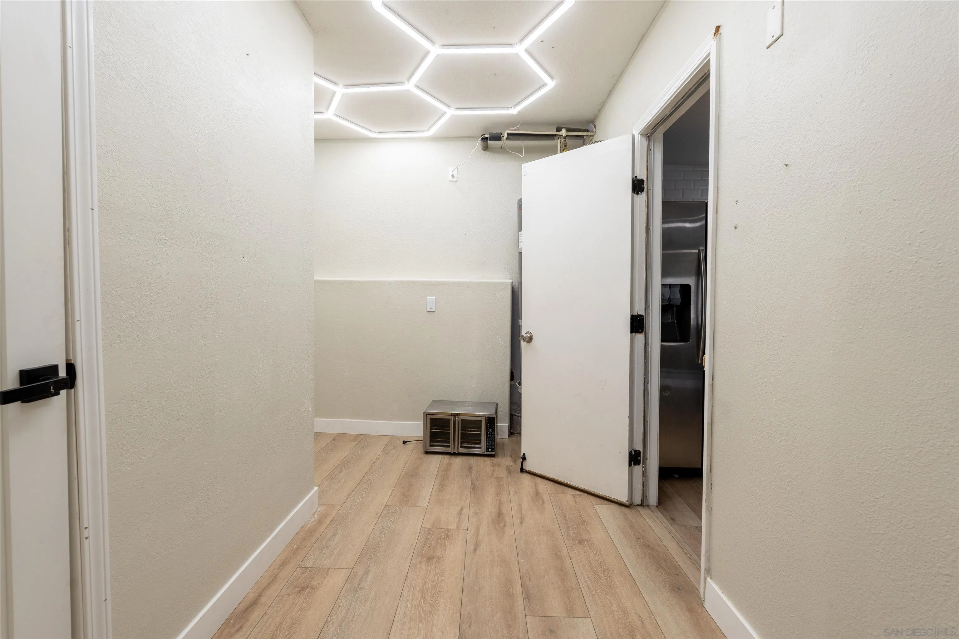 https://cdn.realtyfeed.com/cdn/127/250029723/0f641cf8aa610f4a7a49a64adeccf7bf.webp