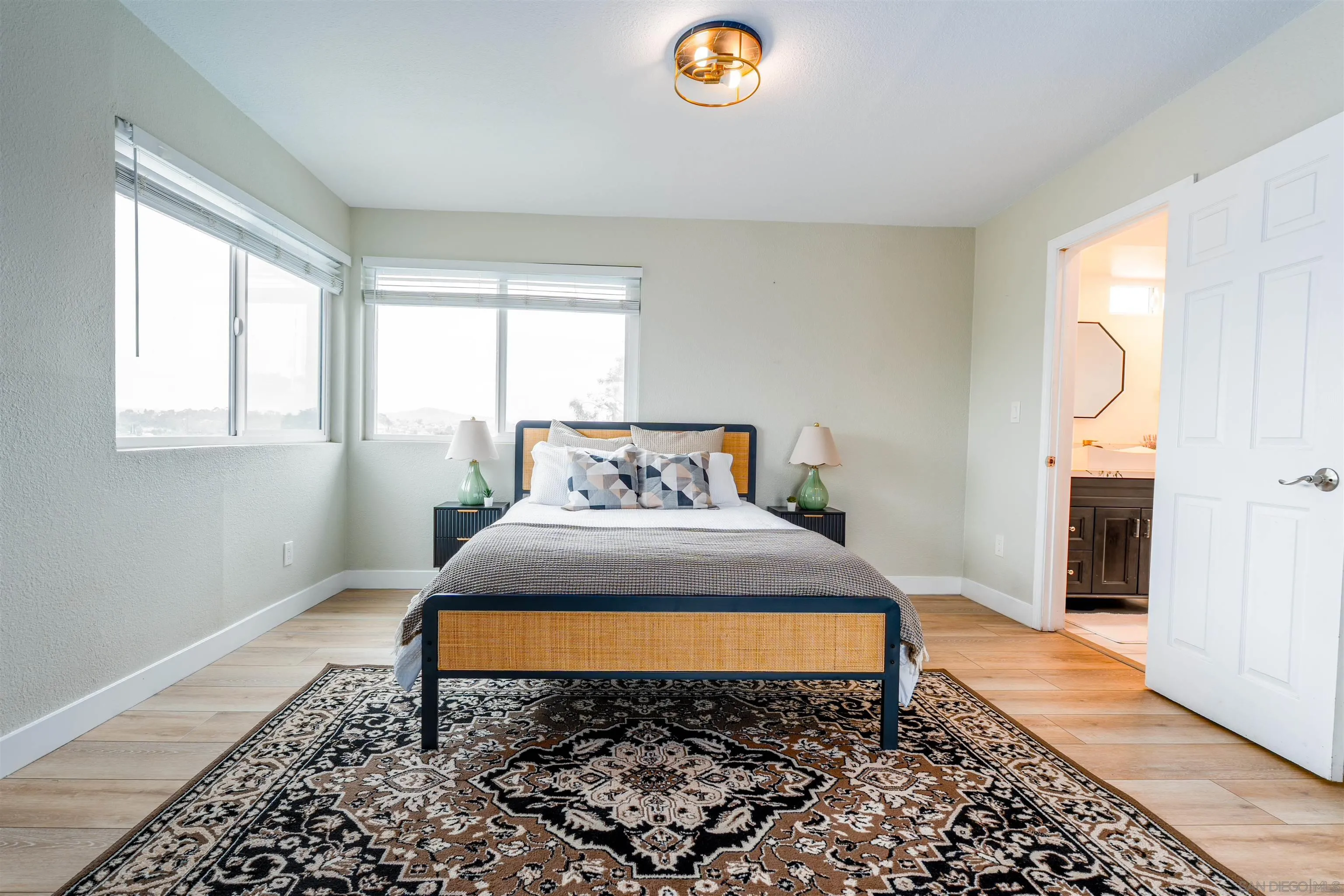 https://cdn.realtyfeed.com/cdn/127/250029723/22f811fa6db743adc7348251cbd1b873.webp