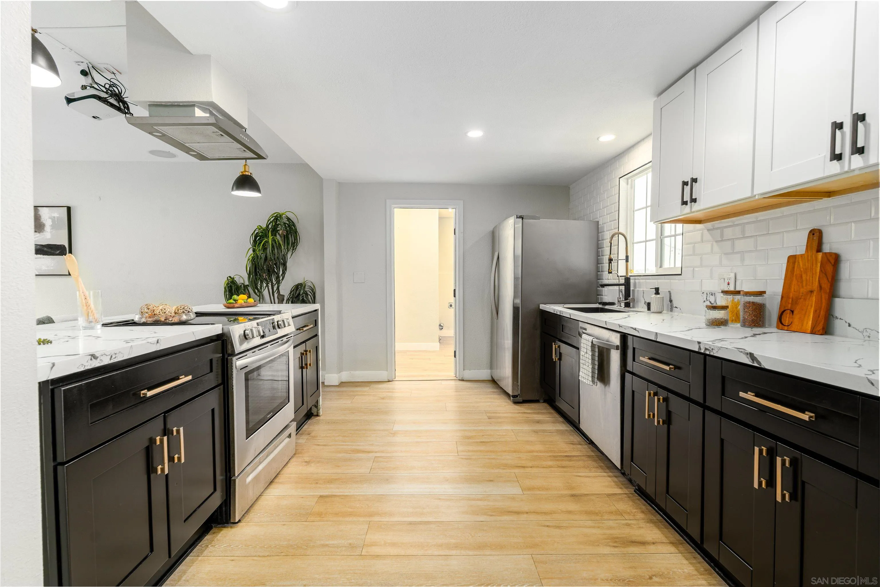 https://cdn.realtyfeed.com/cdn/127/250029723/25083b5d30d549a3da504f0409de56eb.webp