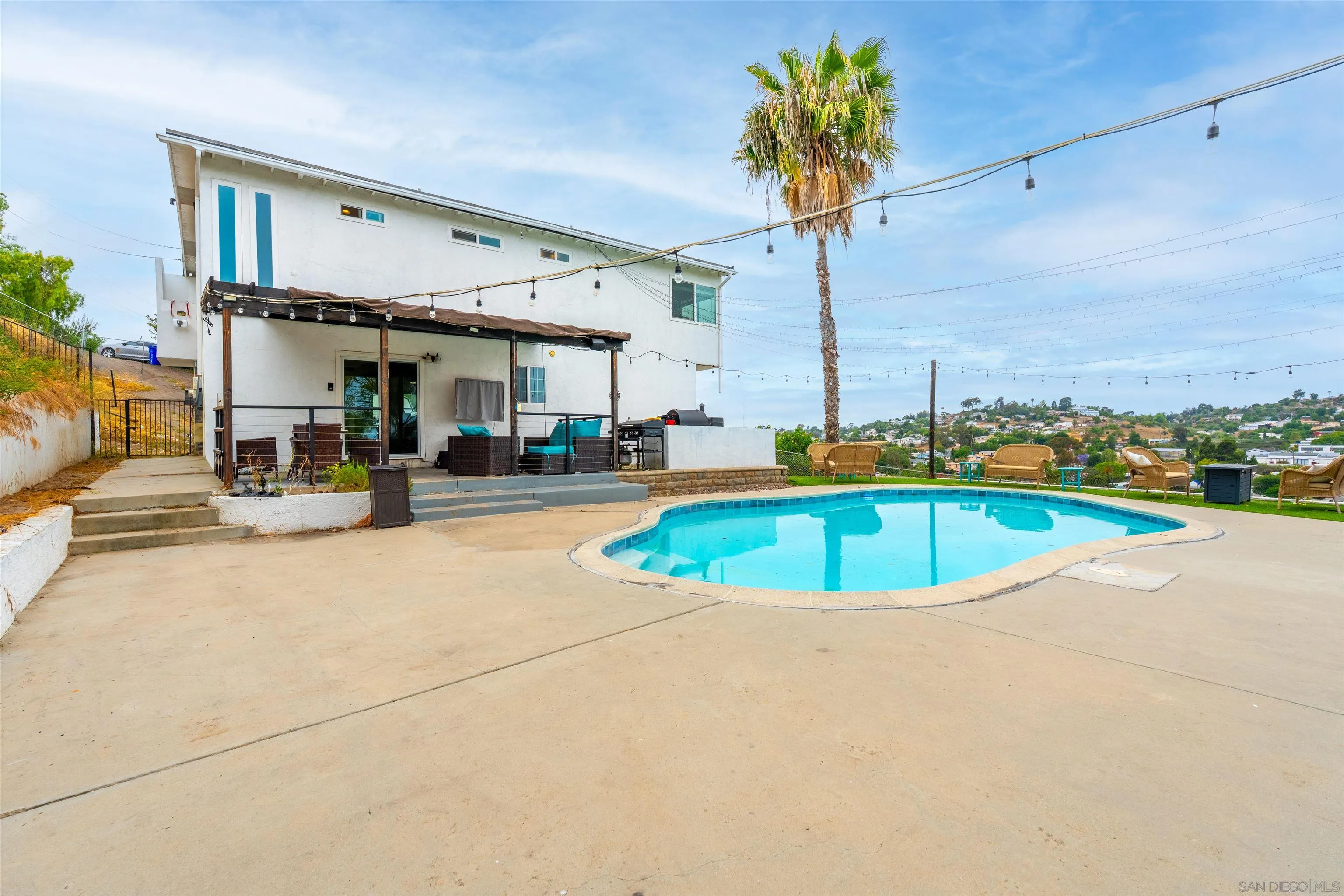 https://cdn.realtyfeed.com/cdn/127/250029723/32b77273ba754f410708261626b8bd32.webp