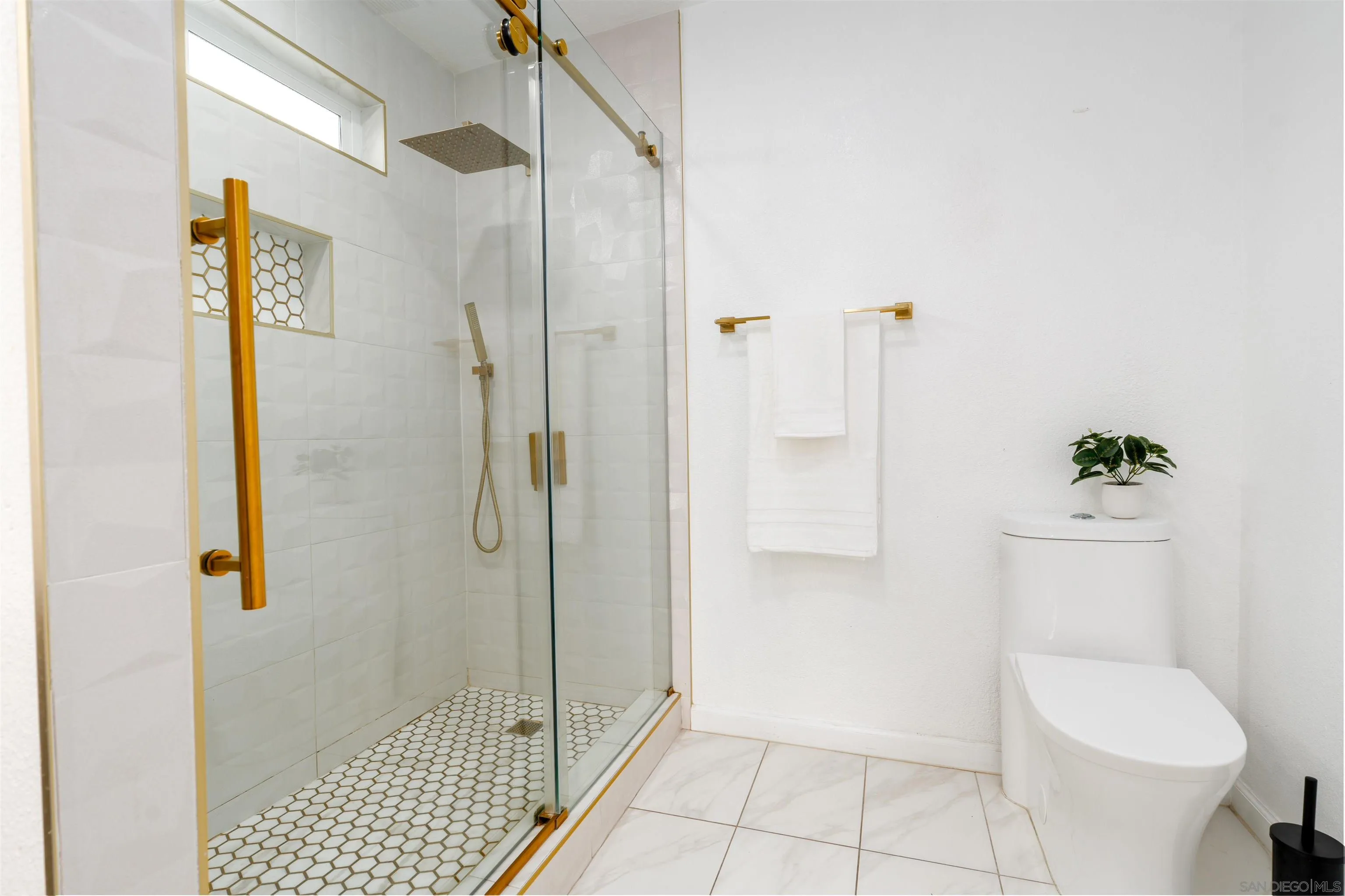 https://cdn.realtyfeed.com/cdn/127/250029723/3cbae433633bdb272f53e2b5ca4e96c2.webp