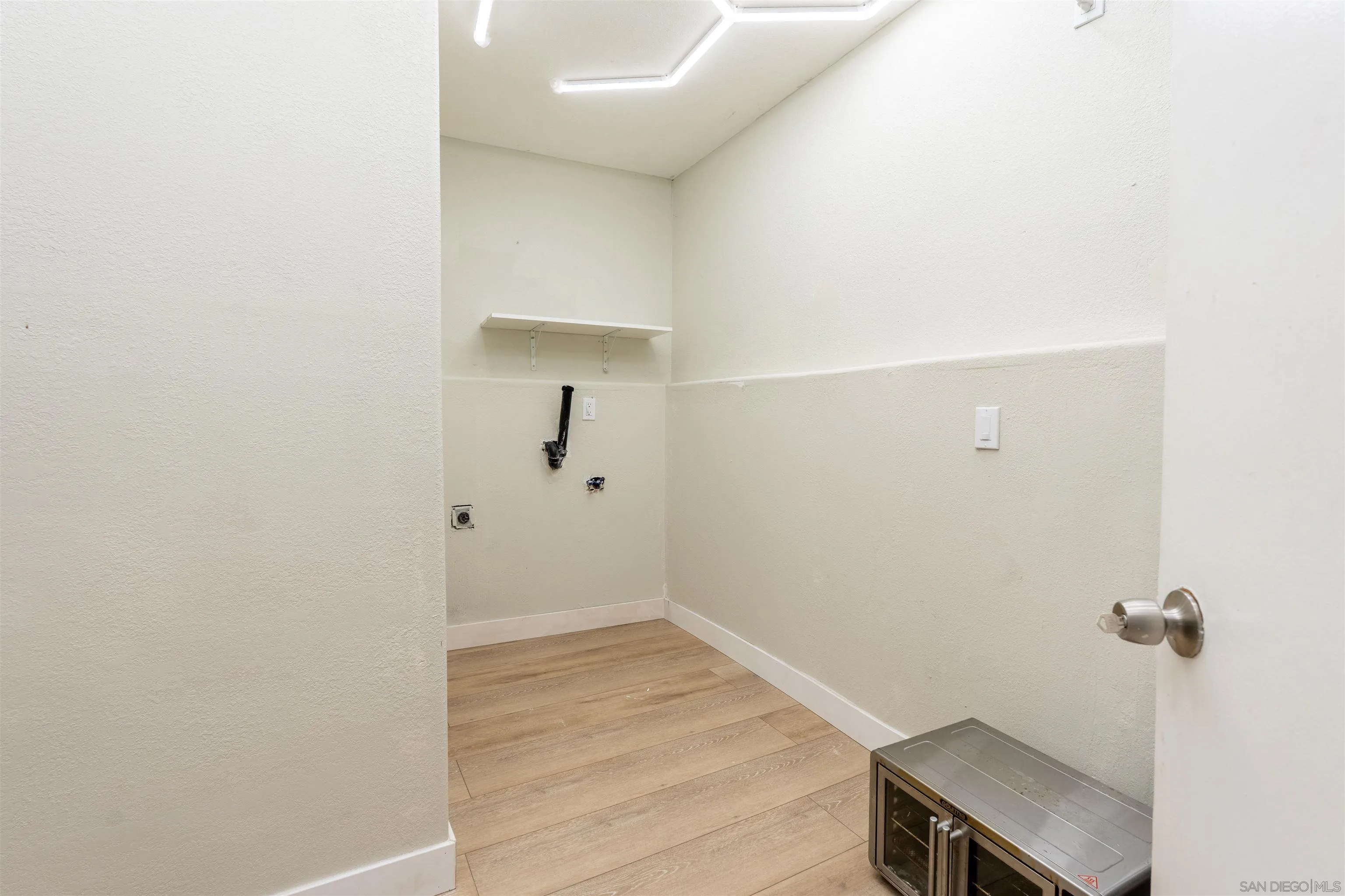 https://cdn.realtyfeed.com/cdn/127/250029723/76c5d54a0adfeb72b7553c6262db181f.webp