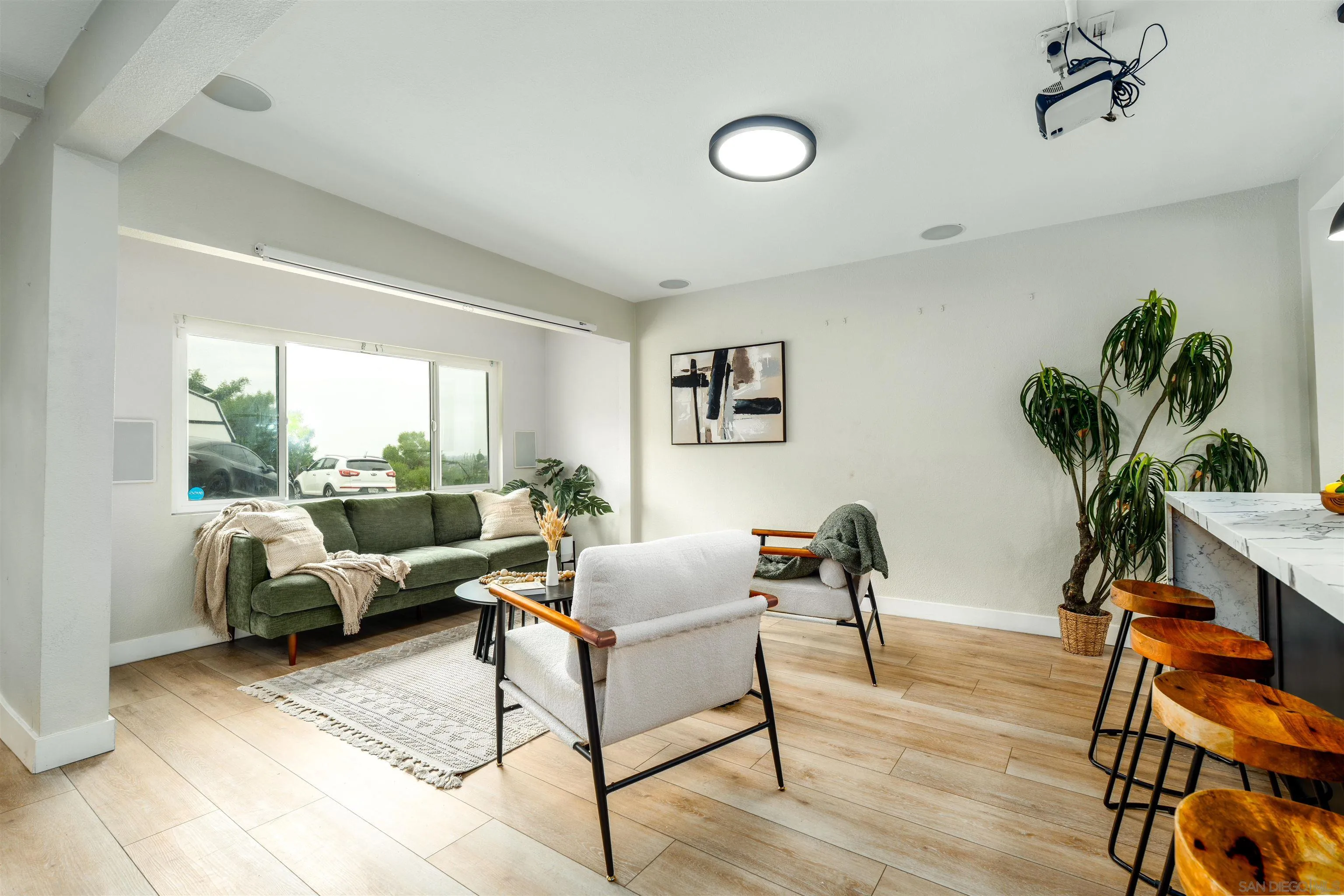 https://cdn.realtyfeed.com/cdn/127/250029723/81aeadf2ede03eaf4bf50b5e7f4af4a0.webp