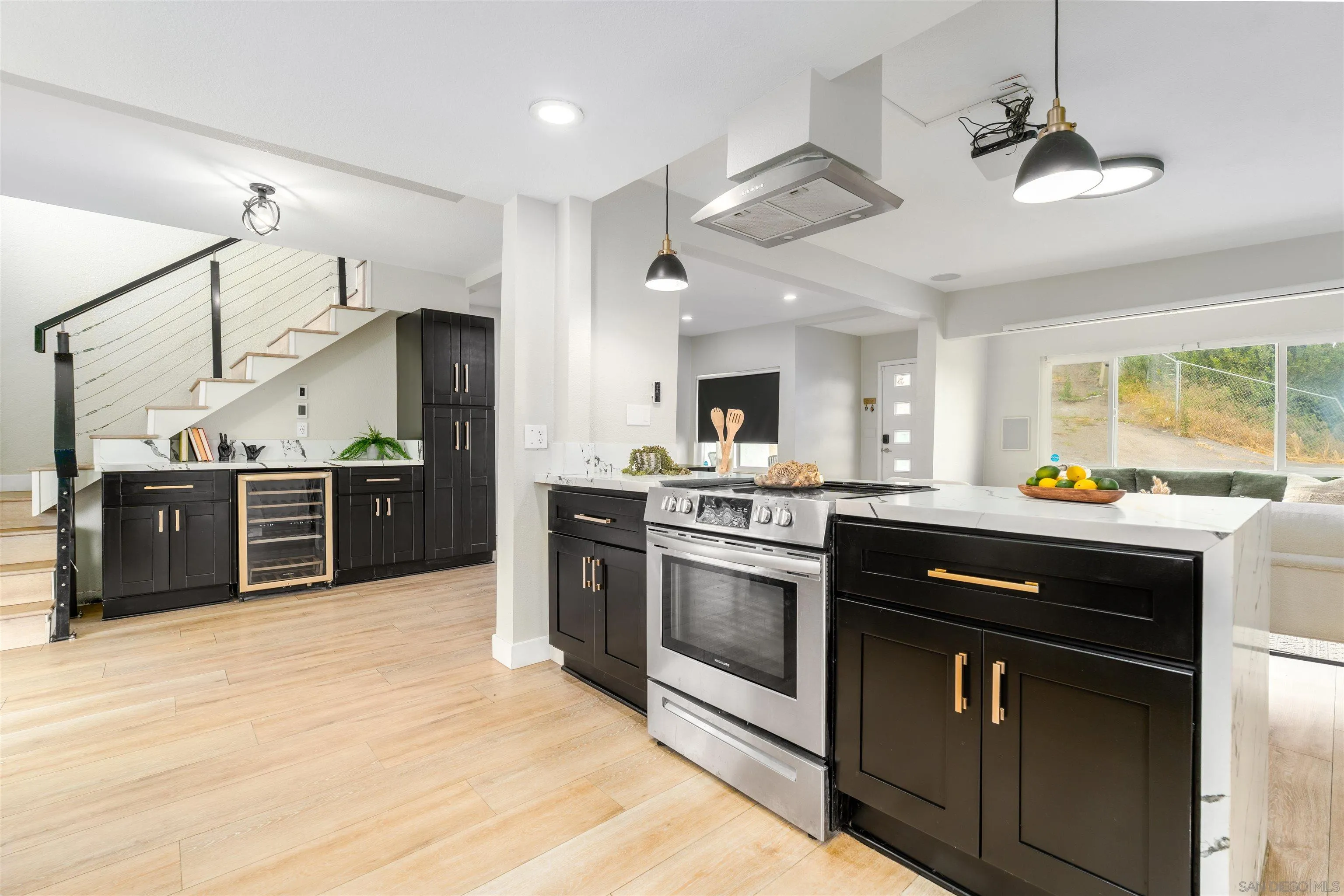 https://cdn.realtyfeed.com/cdn/127/250029723/8dd59f38865832c6f02b6b3b9f2ce988.webp