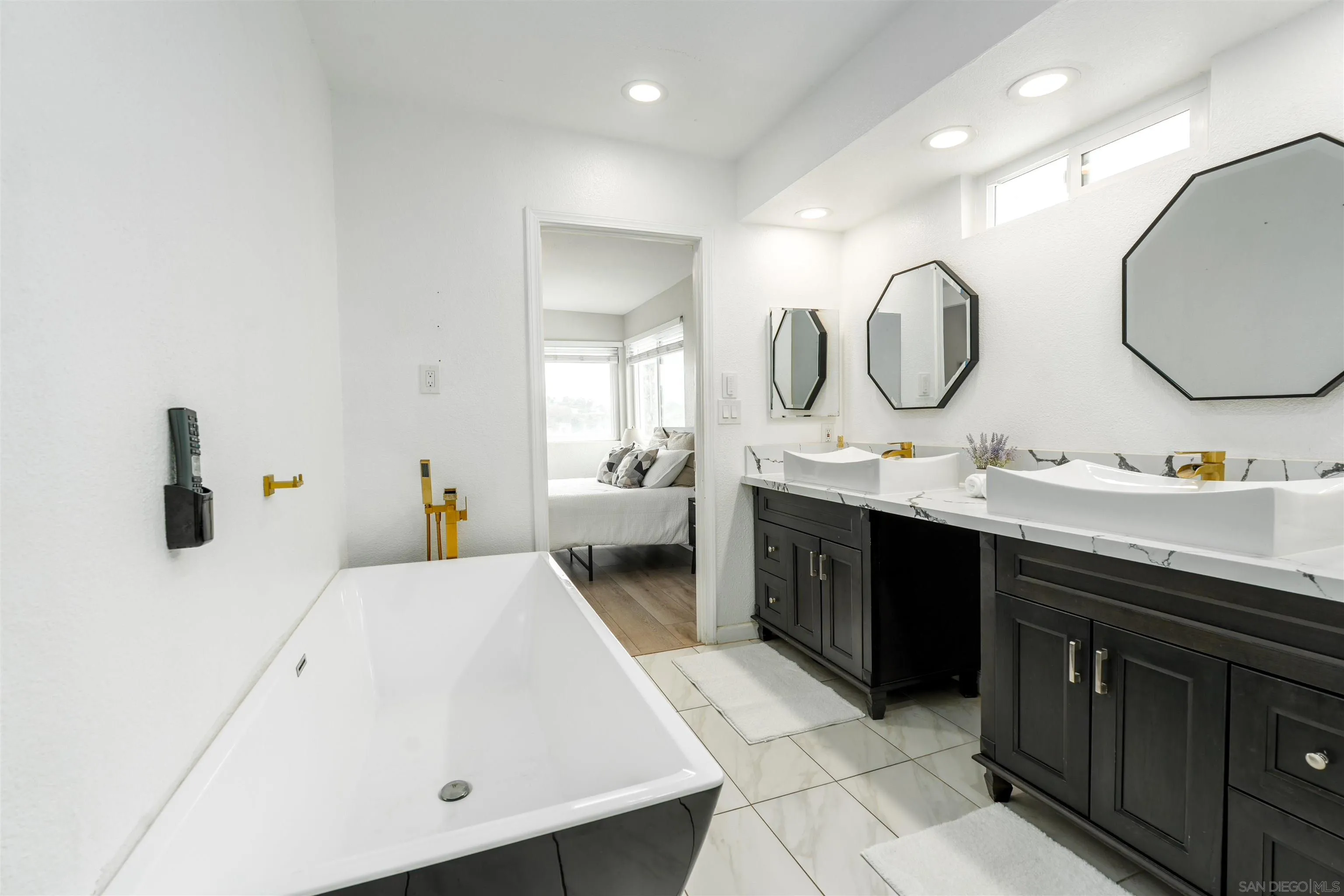 https://cdn.realtyfeed.com/cdn/127/250029723/fb4961fee042629a5050da2dd9af9e22.webp
