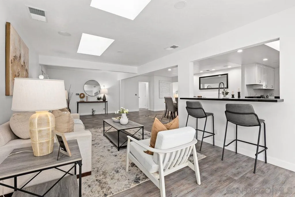 https://cdn.realtyfeed.com/cdn/127/250029724/451bc4d2d2af650f7be85412ef40ba65.webp
