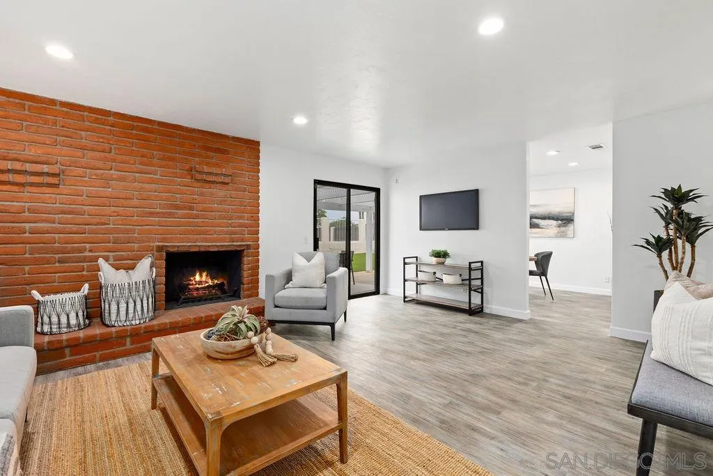 https://cdn.realtyfeed.com/cdn/127/250029724/a50095624edd652213d7e53f68a75787.webp