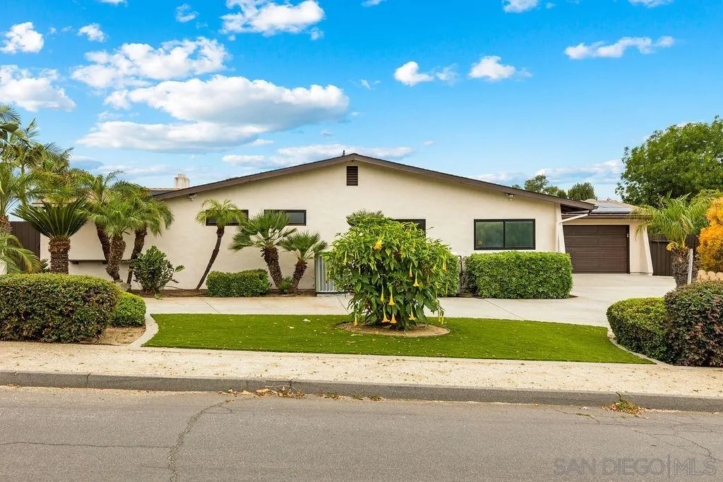 https://cdn.realtyfeed.com/cdn/127/250029724/c3e68a28b67ccb423c702df4520f3fd4.webp