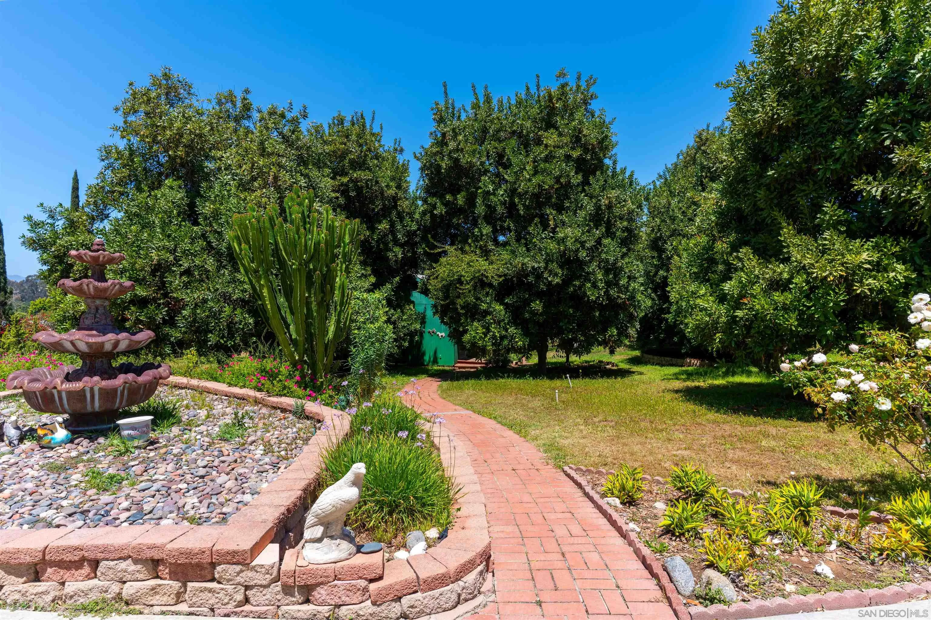 https://cdn.realtyfeed.com/cdn/127/250029729/05d7475ce91f6d33867f8f85f727a7e3.webp