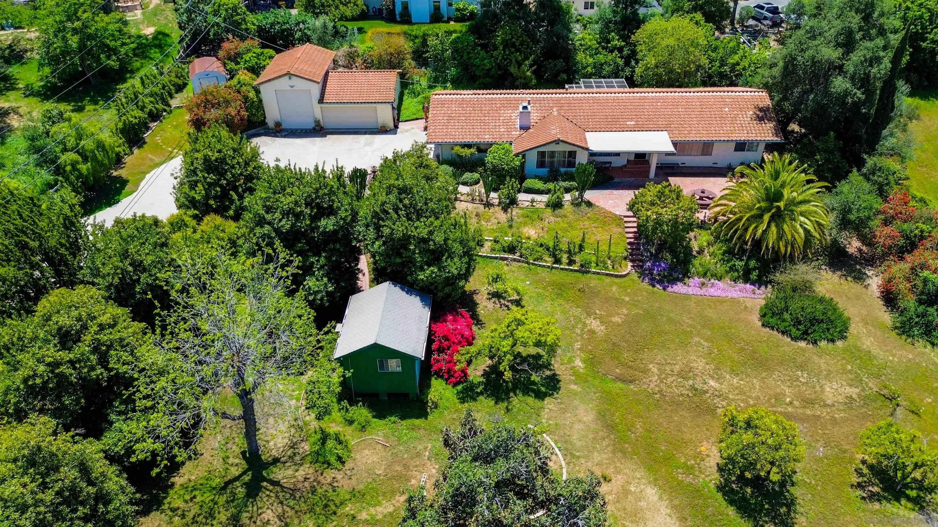 https://cdn.realtyfeed.com/cdn/127/250029729/5e8991be9ad9a1cccf067c3809d9da3e.webp