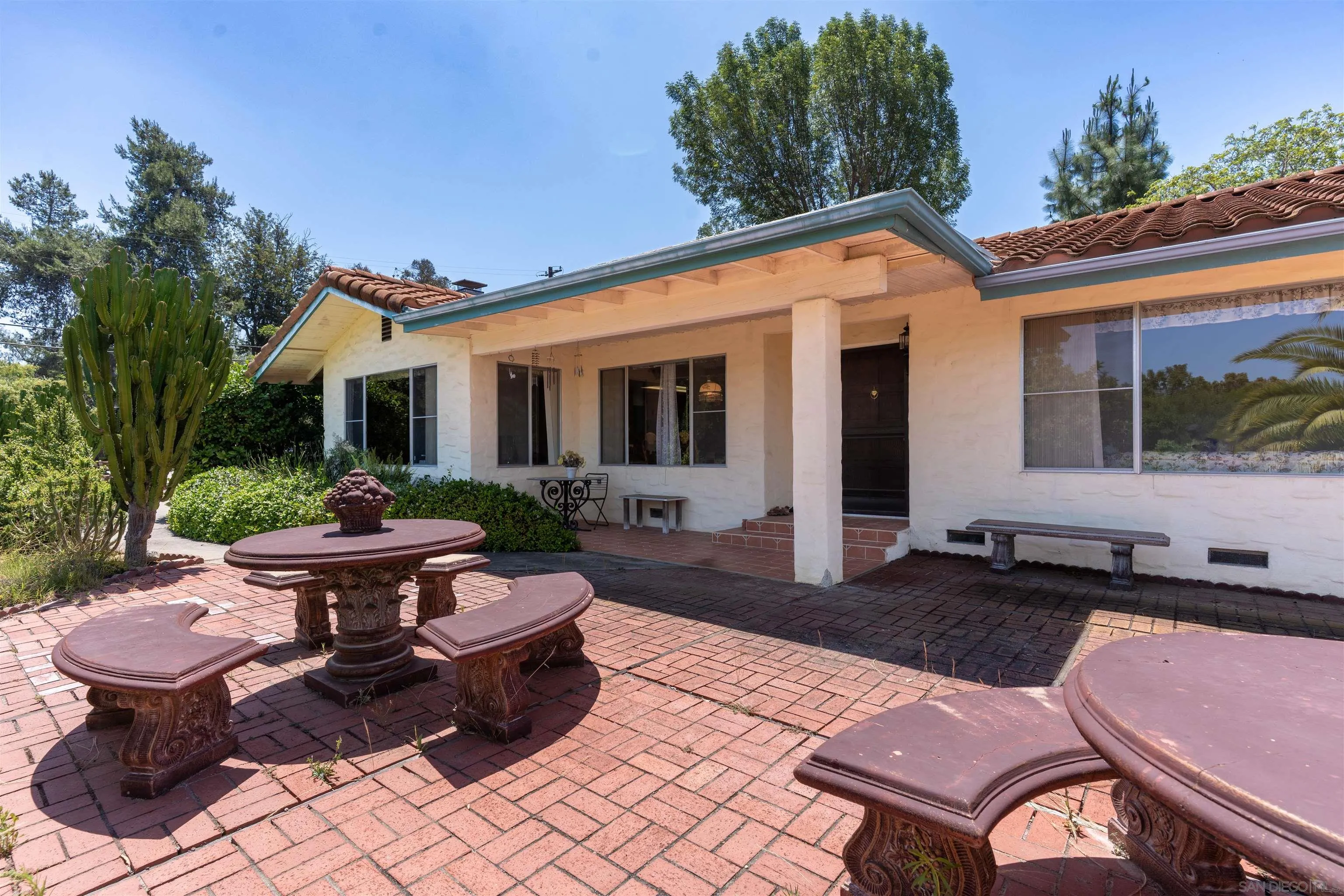 https://cdn.realtyfeed.com/cdn/127/250029729/c230cde088c05c6ecdf06e8b1c06aaa1.webp